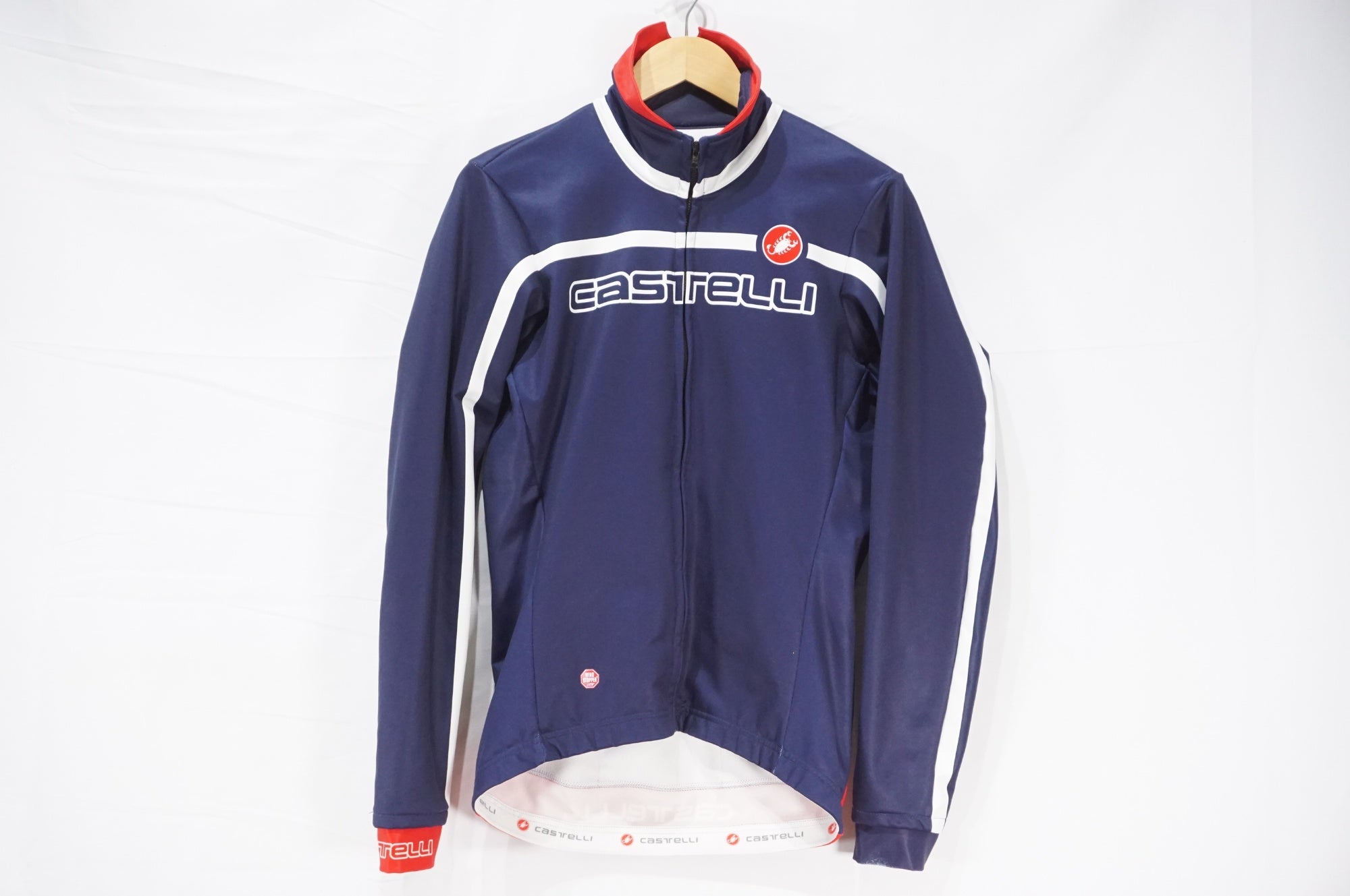 日曜日だけ値下げ 月曜日 戻します。‼️ castelli ジャケット Sサイズ CASTELLI 「カステリ」 Lサイズ ジャケット / AKIBA店 ｜ バイチャリ