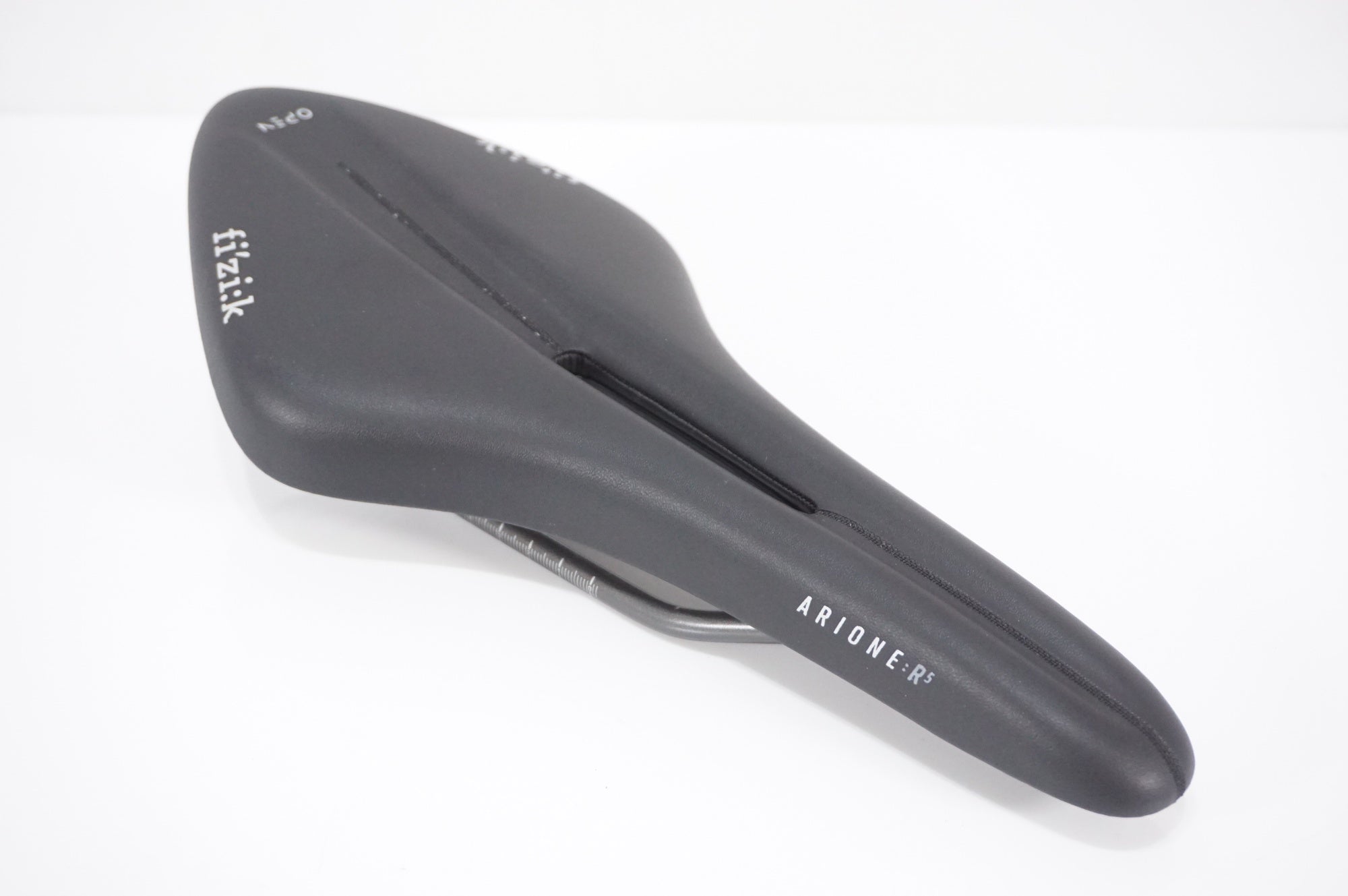 FIZIK 「フィジーク」 ARIONE R5 OPEN サドル / AKIBA店