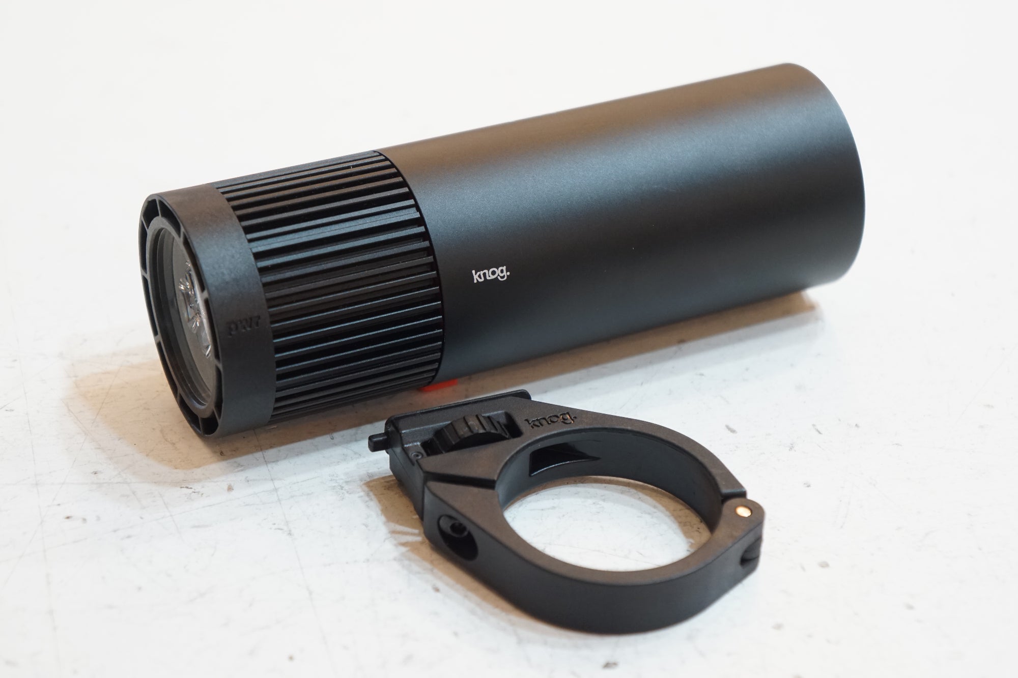 KNOG 「ノグ」 PWR MOUNTAIN 2000L フロントライト / バイチャリ浦和ベース