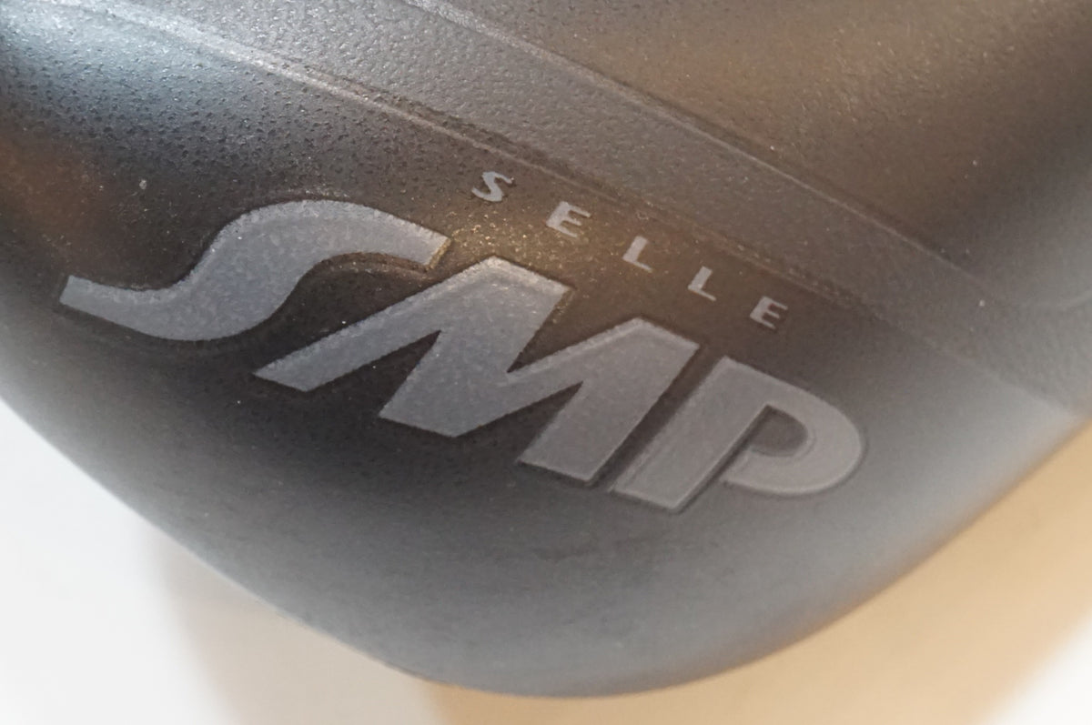 SELLE SMP 「セラエスエムピー」 TRK MEDIUM サドル / 浦和ベース
