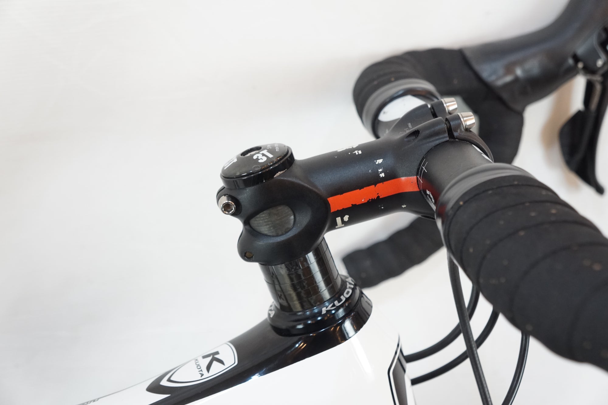 KUOTA 「クオータ」 KRYON 2015年モデル ロードバイク / バイチャリ浦和ベース