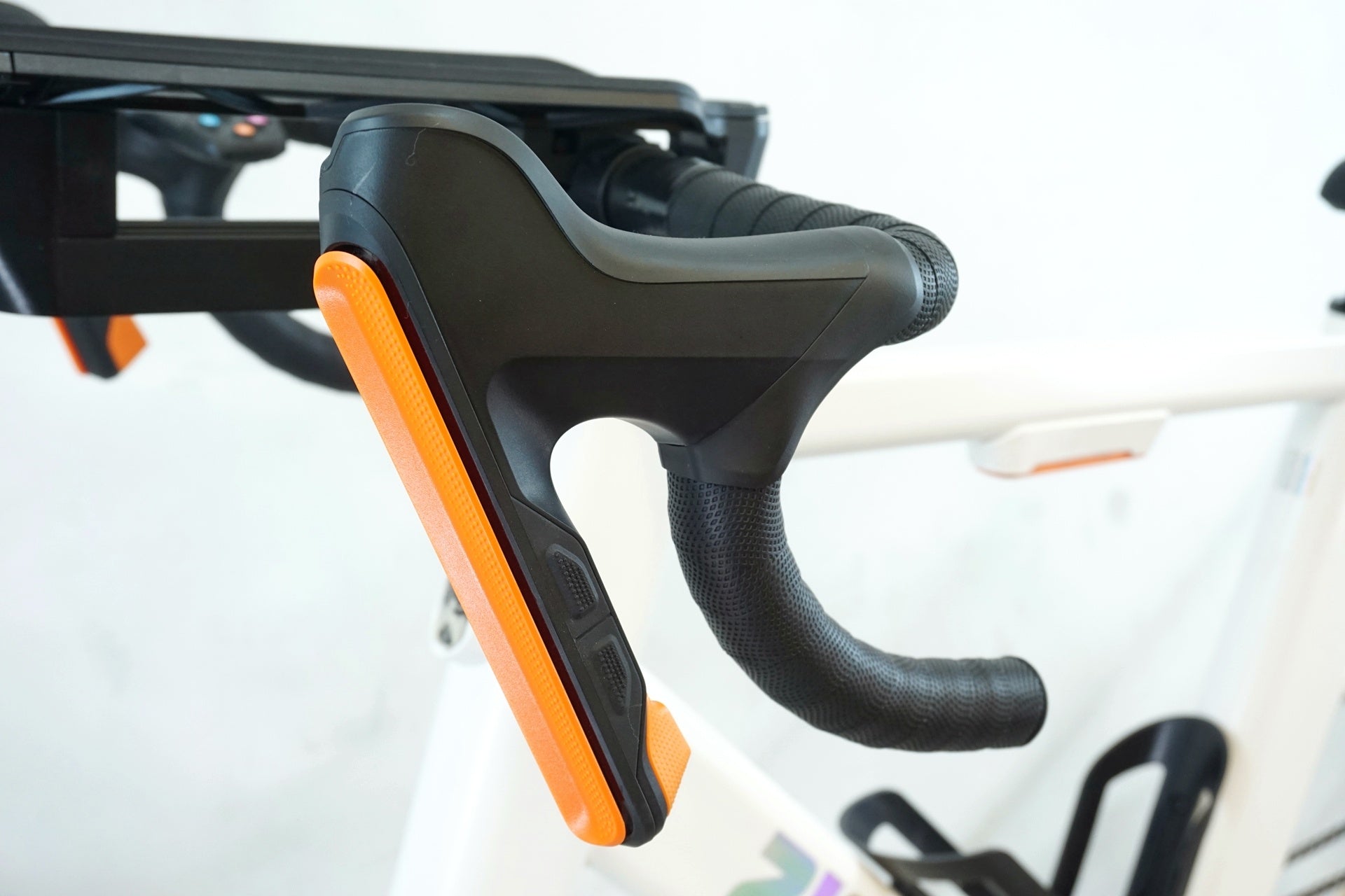 WAHOO 「ワフー」 ZWIFT RIDE WITH KICKR CORE2 スマートトレーナー / 有明ガーデン店