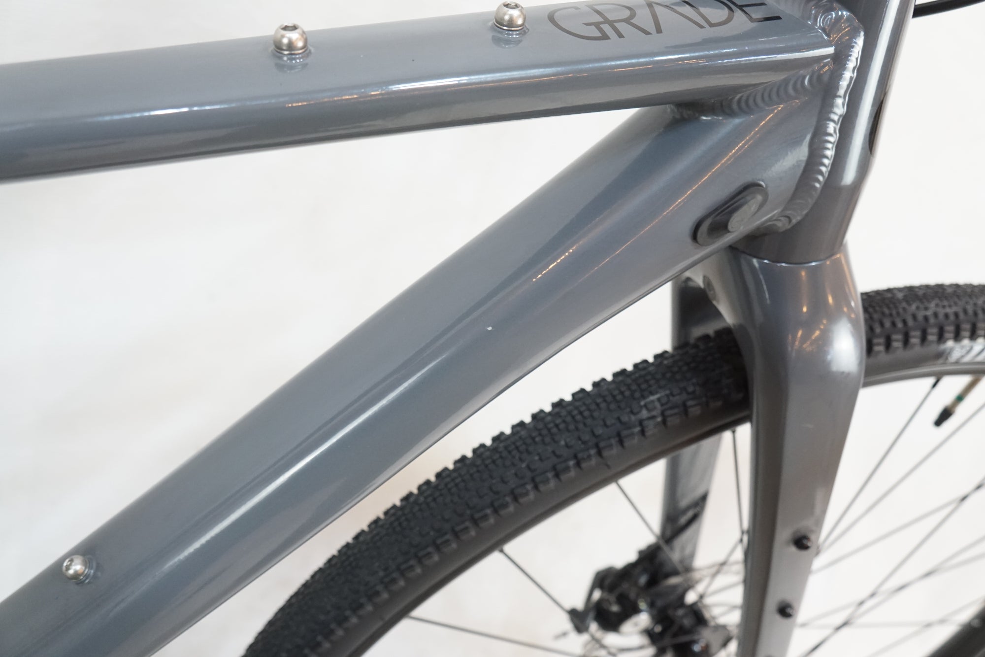 GT 「ジーティー」 GRADE ALLOY SPORTS 2025年モデル ロードバイク / バイチャリ浦和ベース