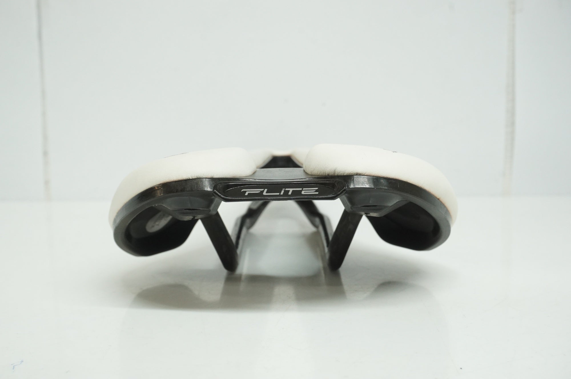 SELLE ITALIA 「セライタリア」 FLITE BOOST KIT CARBONIO SUPERFLOW サドル / 大宮店