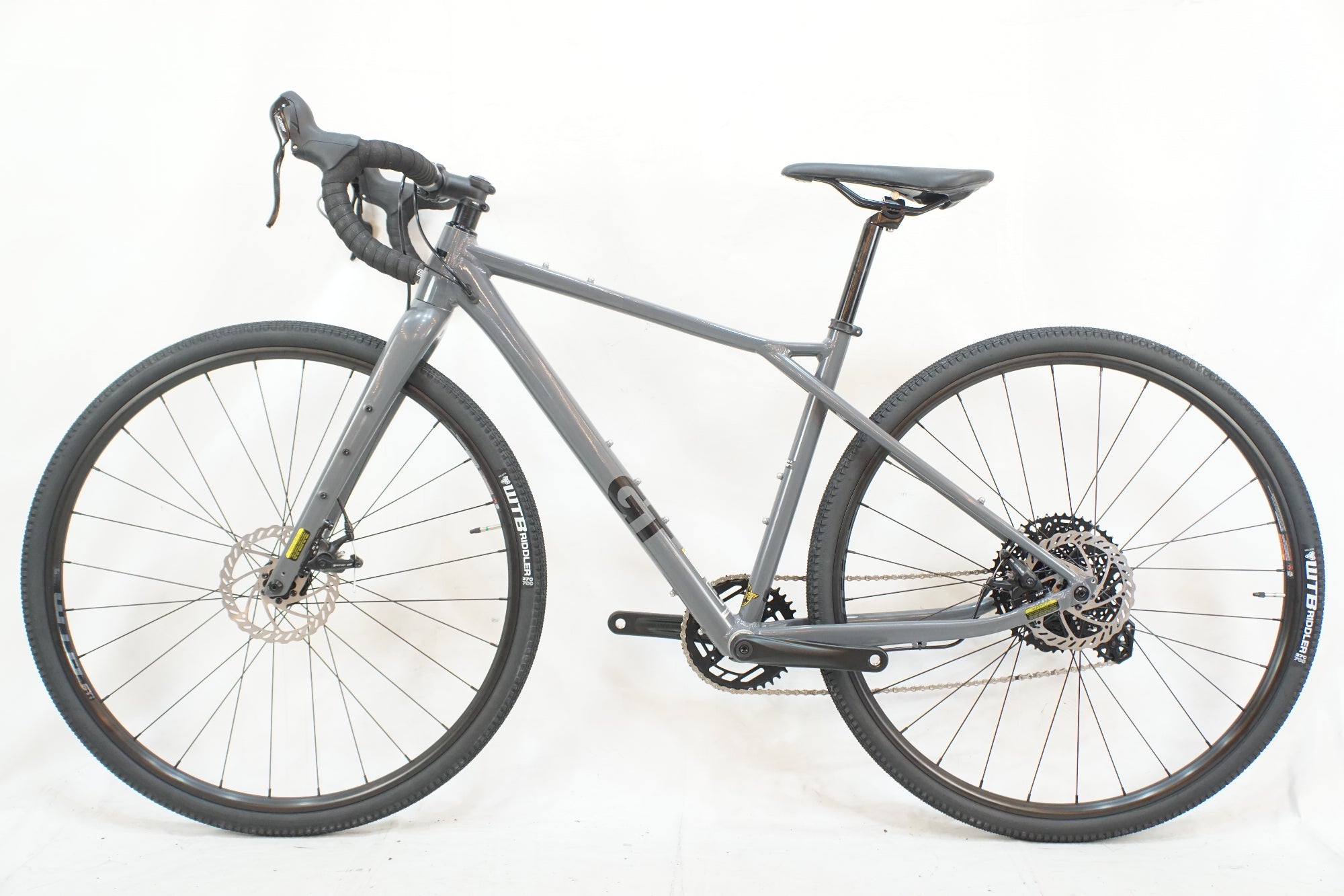 GT 「ジーティー」 GRADE ALLOY SPORTS 2025年モデル ロードバイク / バイチャリ浦和ベース