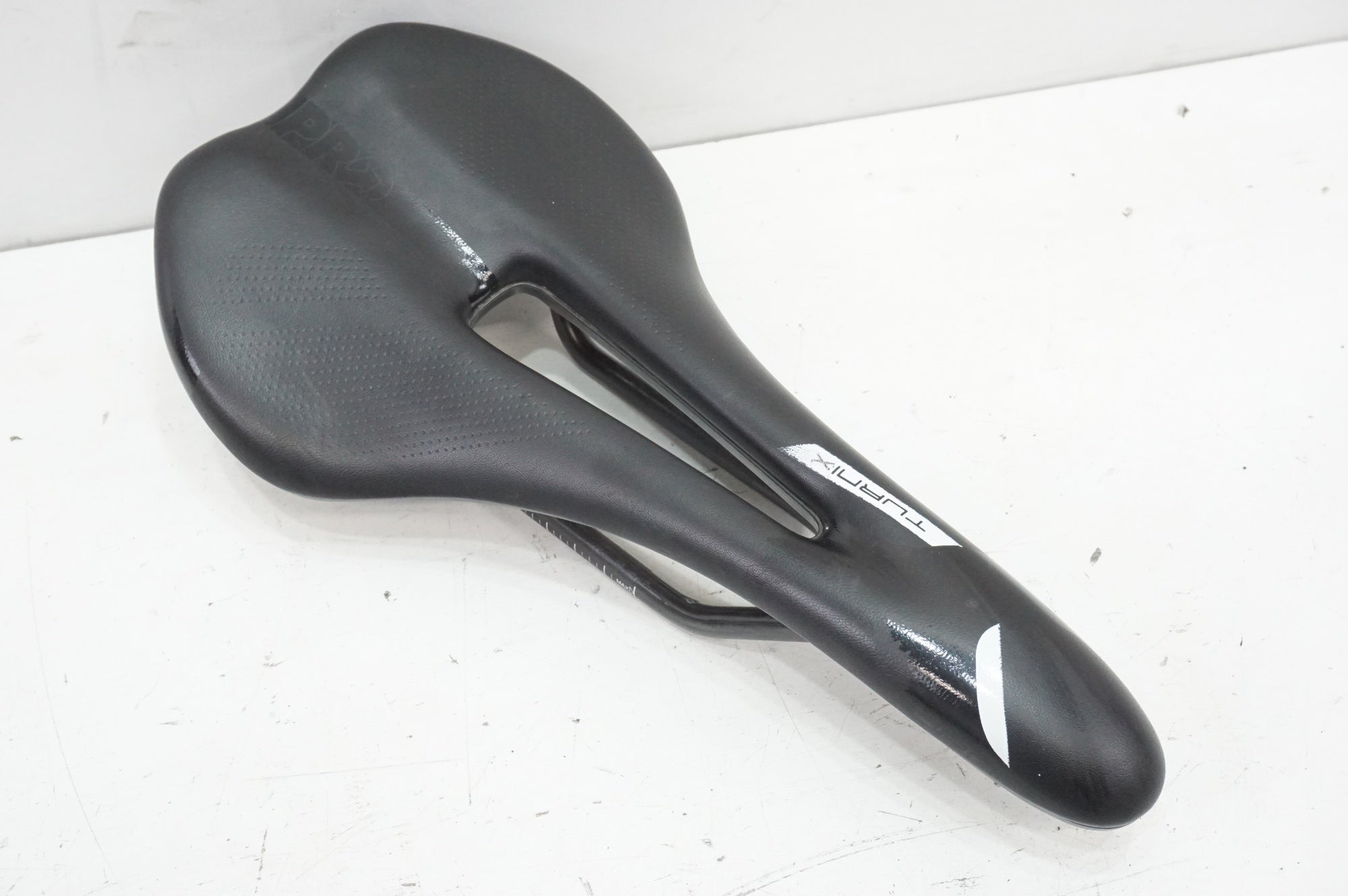 TURNIX OFFROAD SHIMANO PRO 美品 SHIMANO 「シマノ」 PRO TURNIX CARBON 142mm サドル / 大宮店