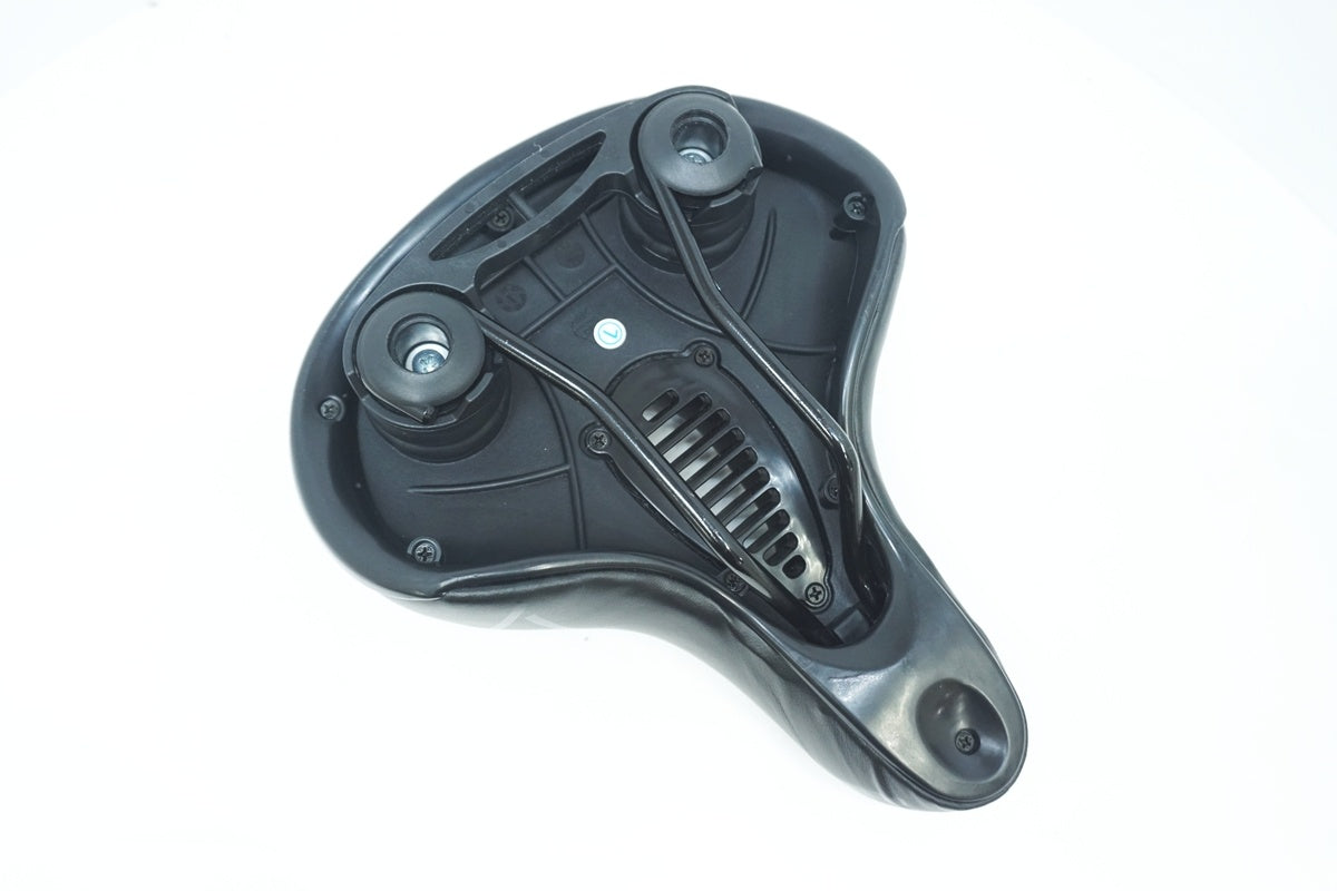 FAR NORTH 「ファーノース」 サドル / 大阪美原北インター店