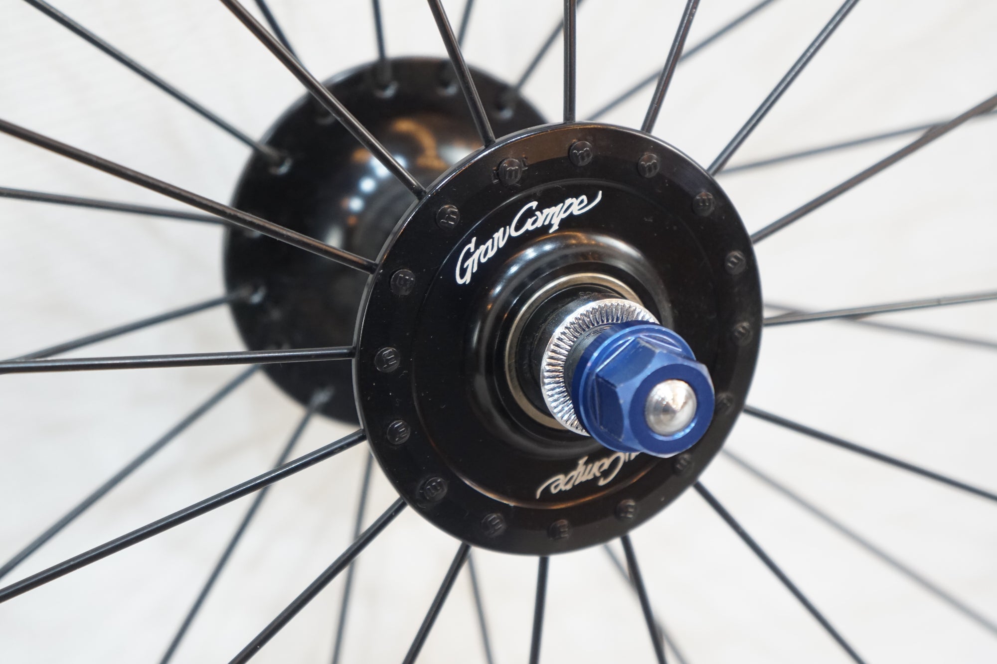 H PLUS SON 「エイチプラスサン」 GRALUS SON GRAM COMPEハブ 手組 フロントホイール / バイチャリ浦和ベース