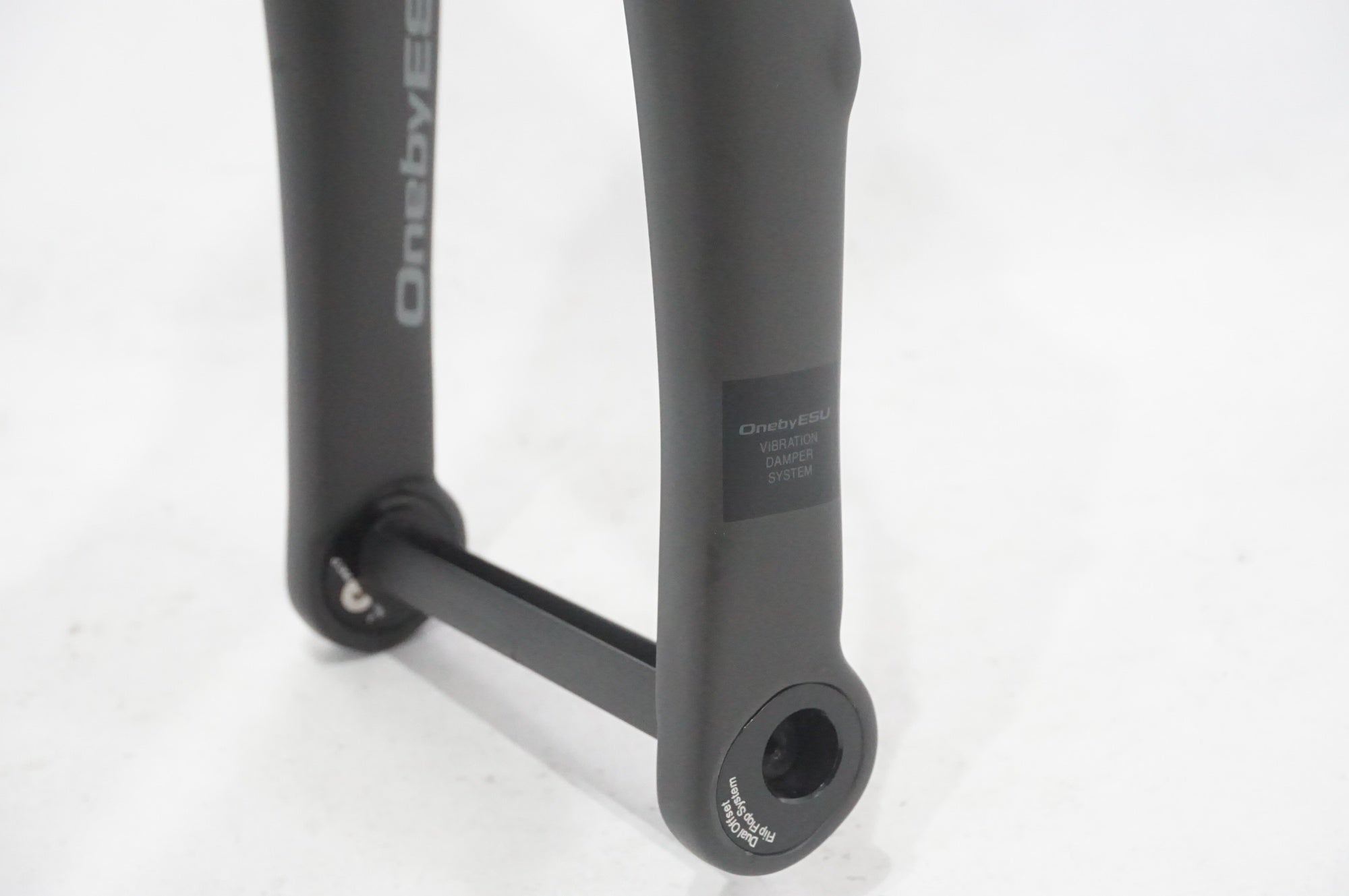 ONEBYESU 「ワンバイエス」 OBS-GBD1.5TH カーボン フロントフォーク / AKIBA店