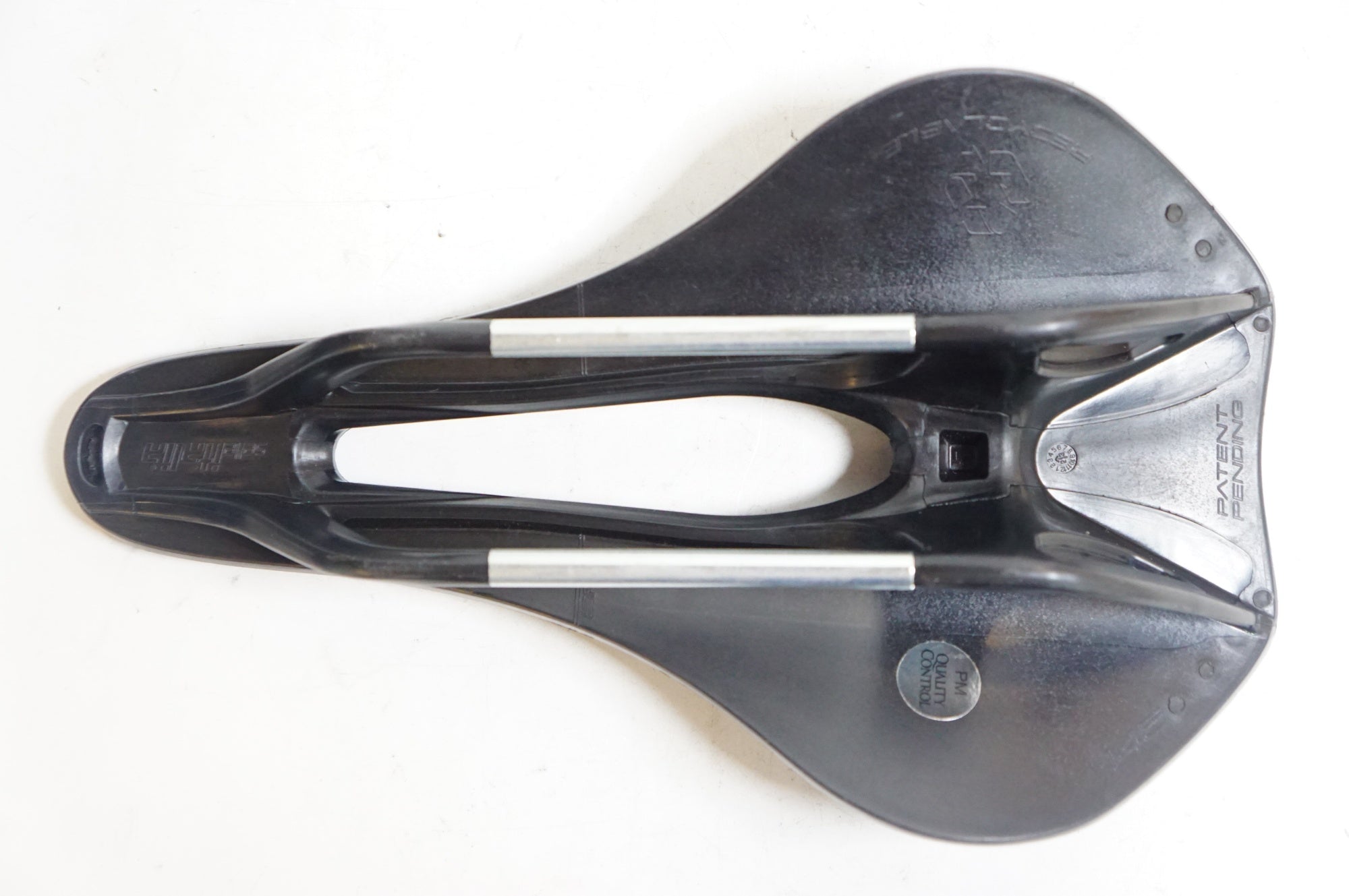 SELLE ITALIA 「セライタリア」 NOVUS BOOST EVO FEC ALLOY SUPERFLOW サドル / 熊谷本店