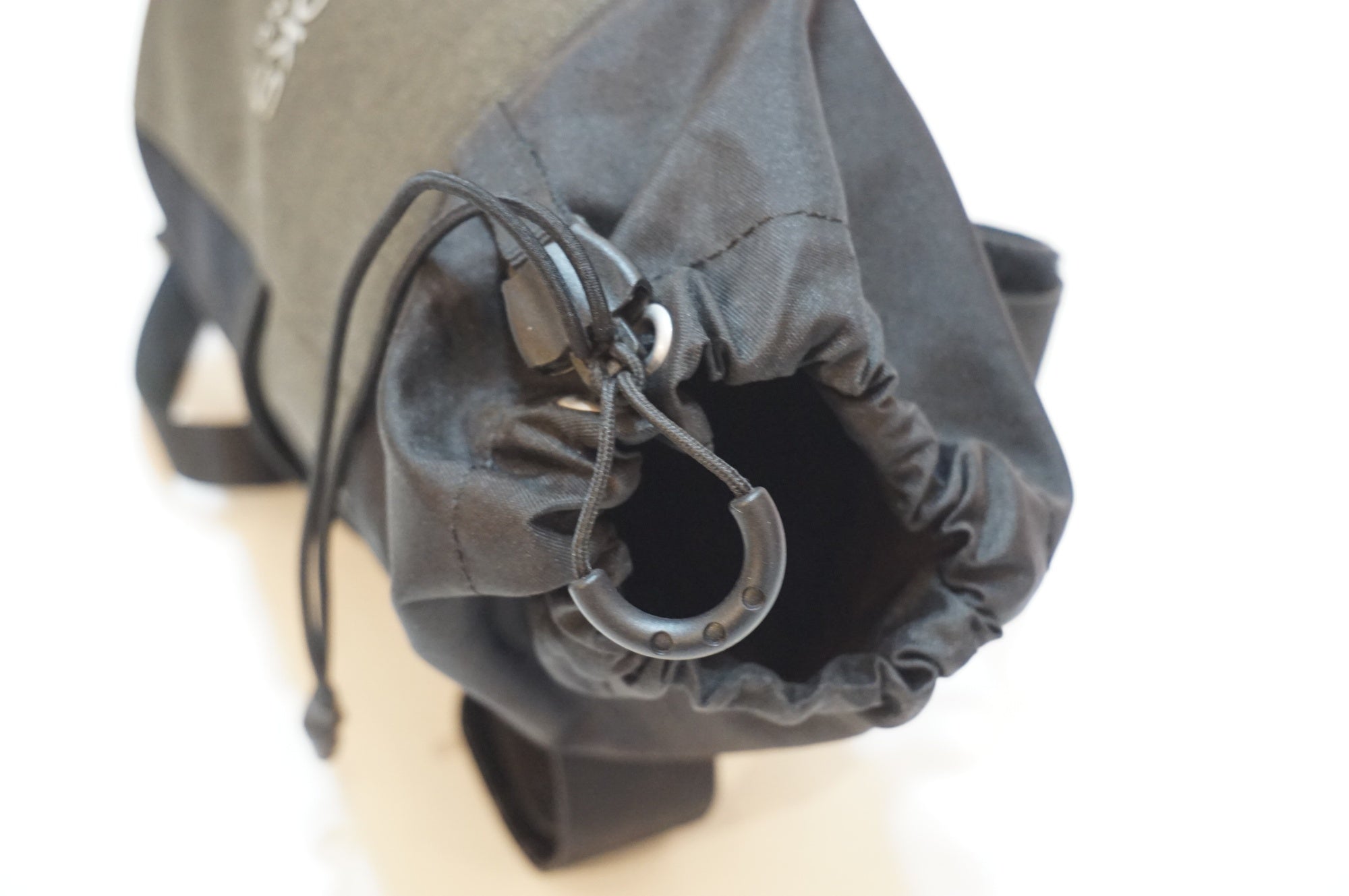 BROOKS 「ブルックス」 SCAPE FEED POUCH 1L フロントバッグ / 浦和ベース