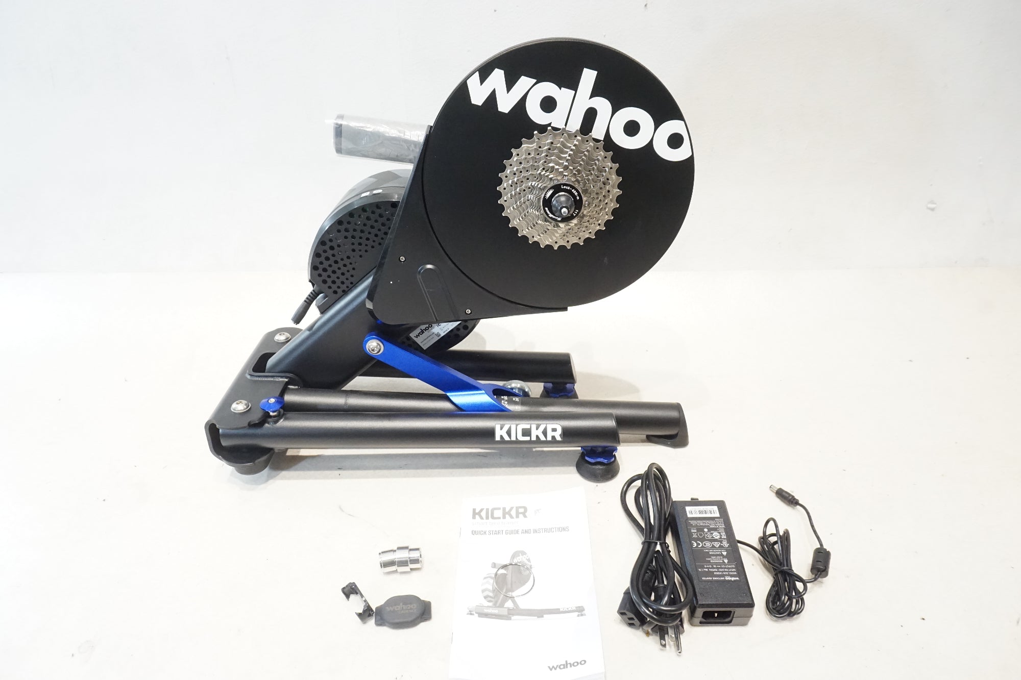 WAHOO 「ワフー」 KICKR V4 スマートトレーナー サイクルトレーナー