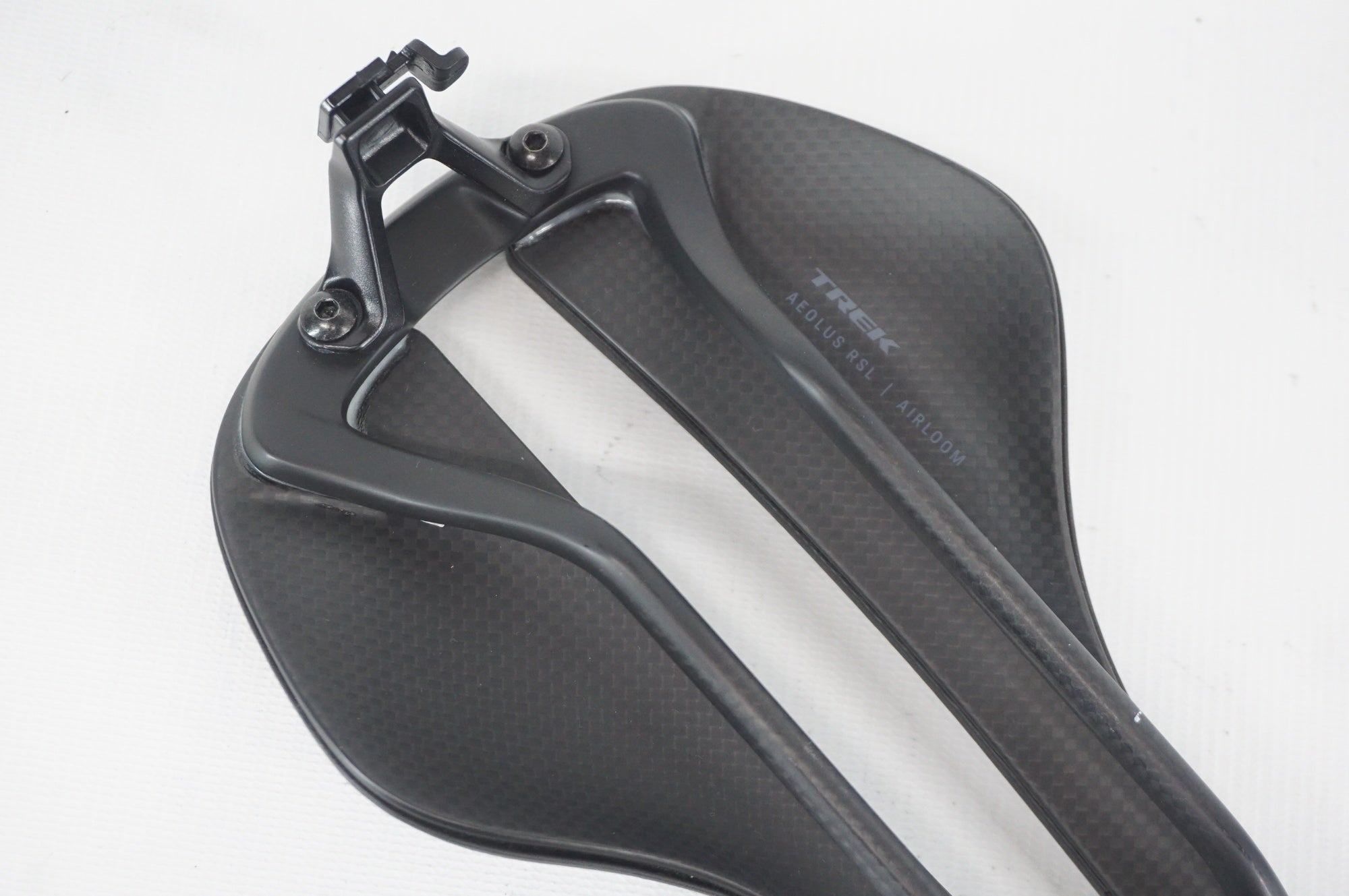 TREK 「トレック」 AEOLUS RSL AIRLOOM サドル / 阪急塚口店
