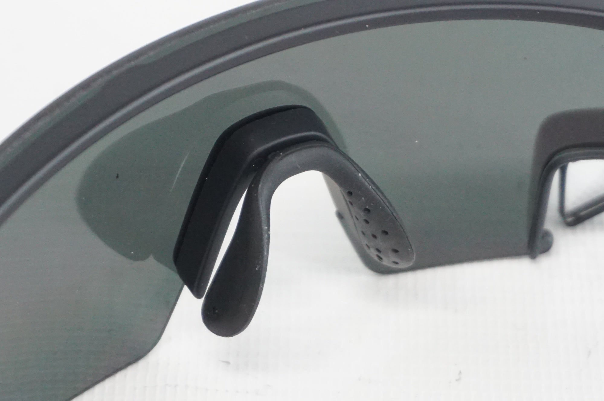 TRIEYE 「トライアイ」 スタンダード スモークレンズ リアミラー搭載 アイウェア / 阪急塚口店