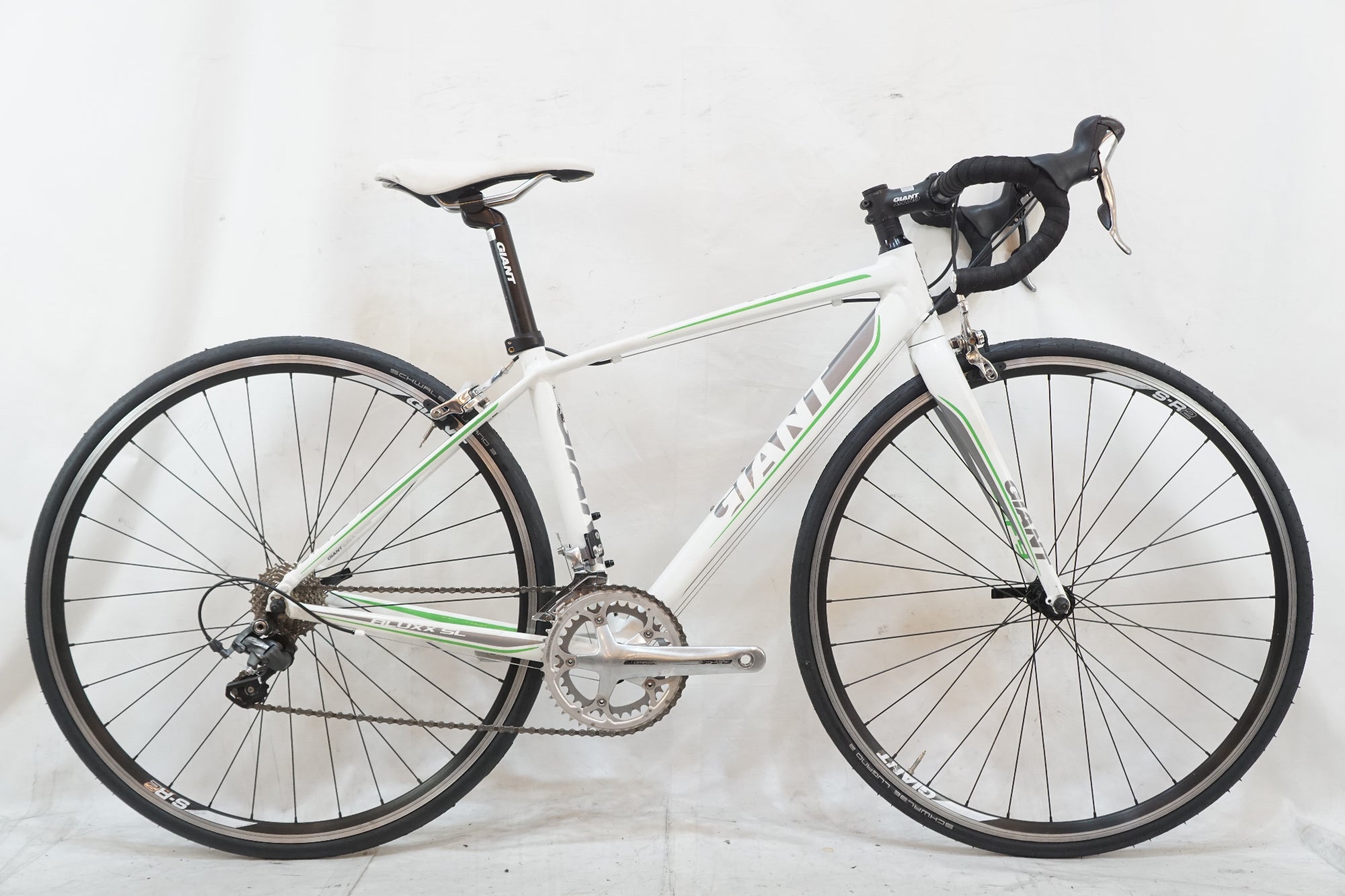 GIANT 「ジャイアント」 DEFY2 2012年モデル ロードバイク GIANT 「ジャイアント」 DEFY2 2012年モデル ロードバイク
