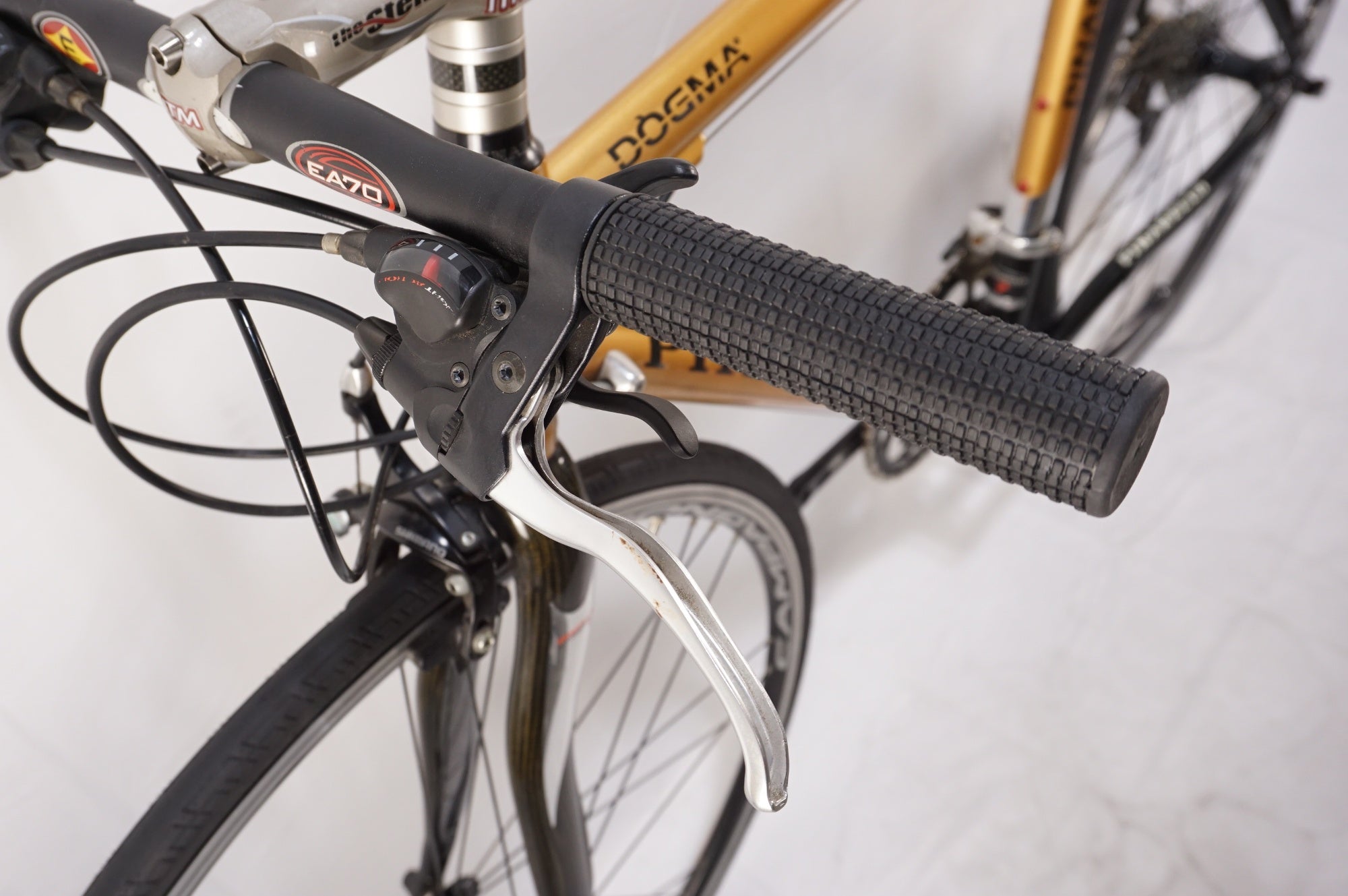 PINARELLO 「ピナレロ」 DOGMA カスタム 2005年モデル フラットバーロード / 中目黒店