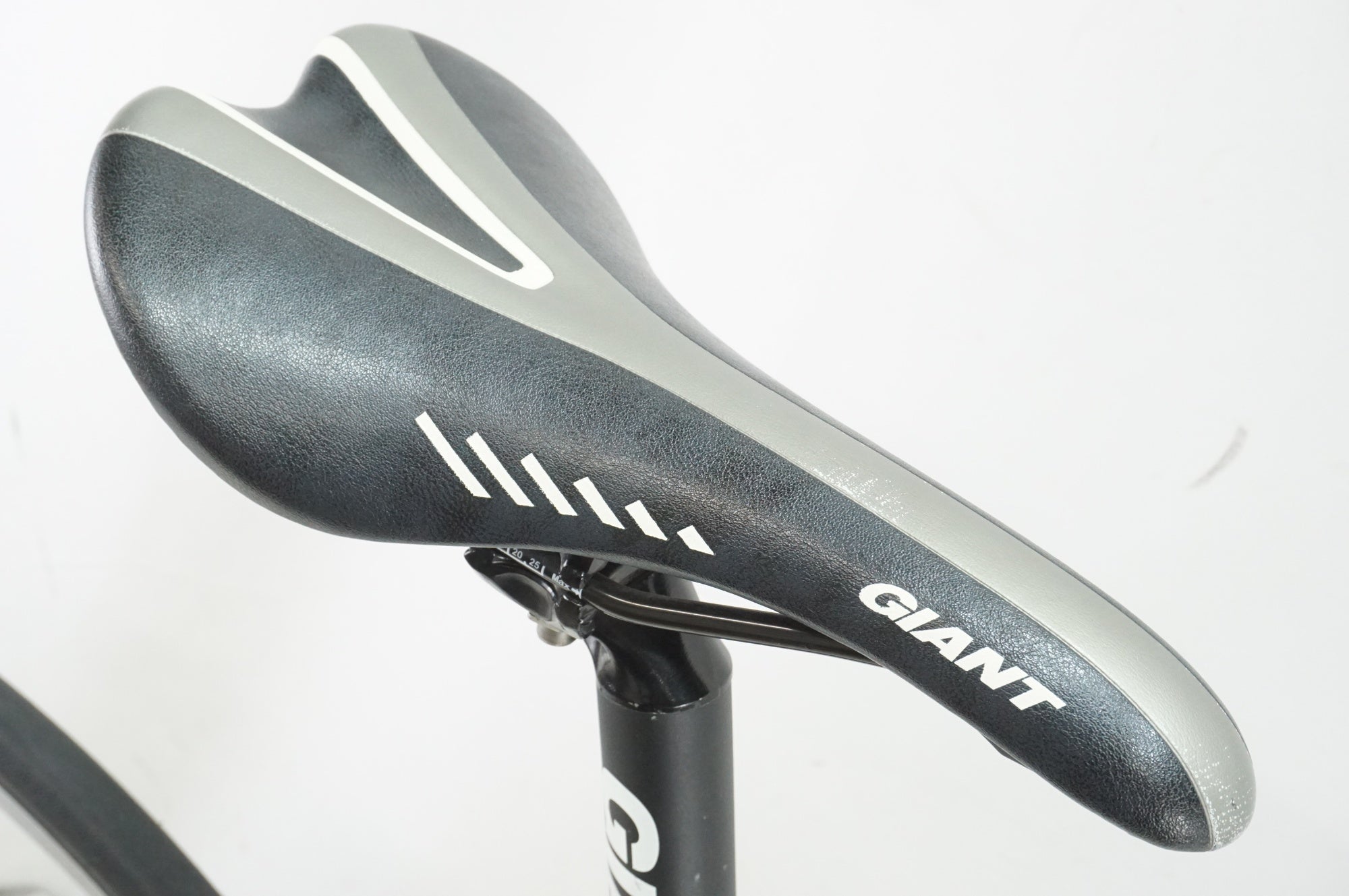 GIANT 「ジャイアント」 DEFY3 2013年モデル ロードバイク カスタム / 大宮店