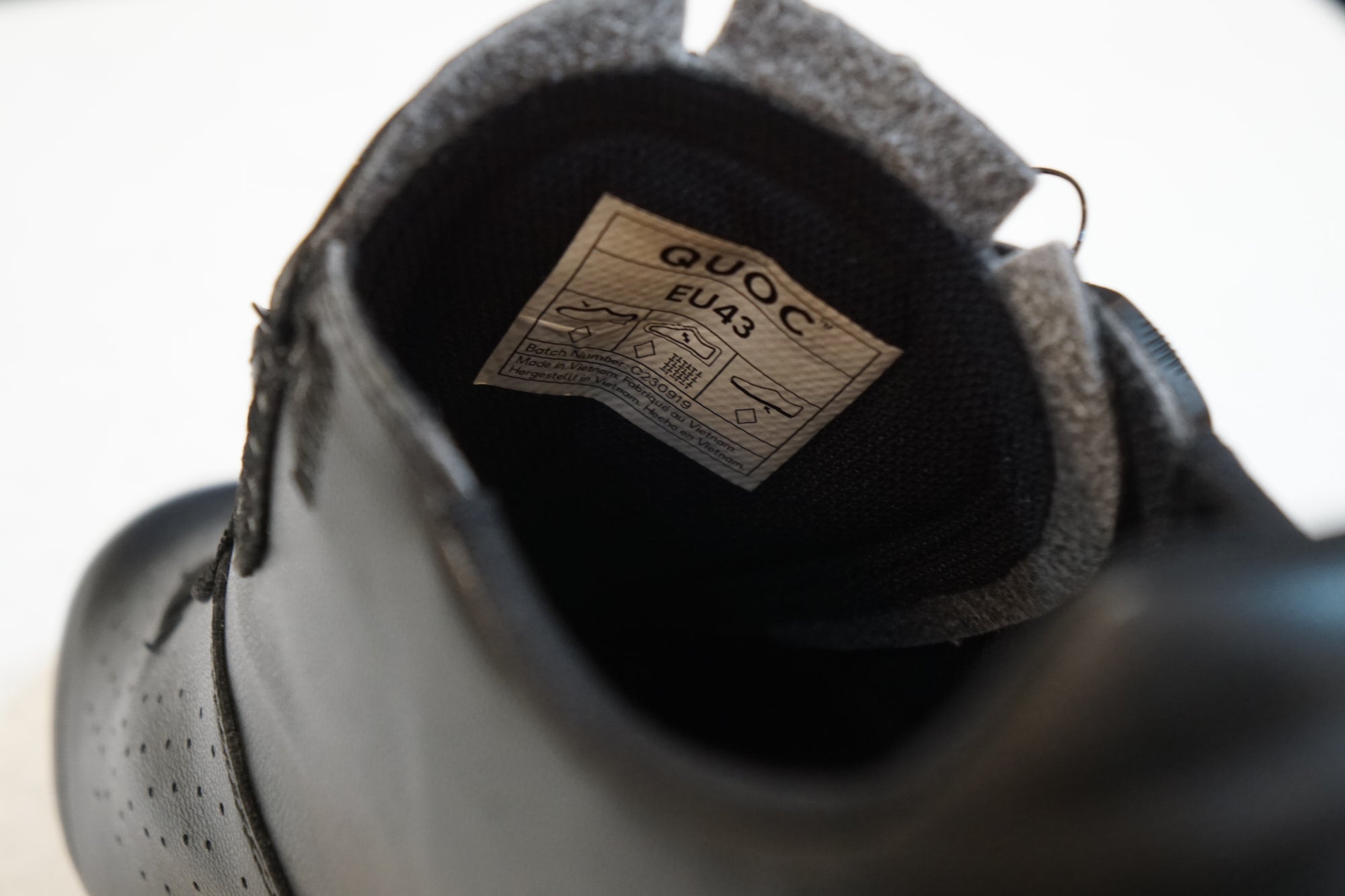 QUOC 「クオック」 ESCAPE ROAD EU43 シューズ / バイチャリ浦和ベース