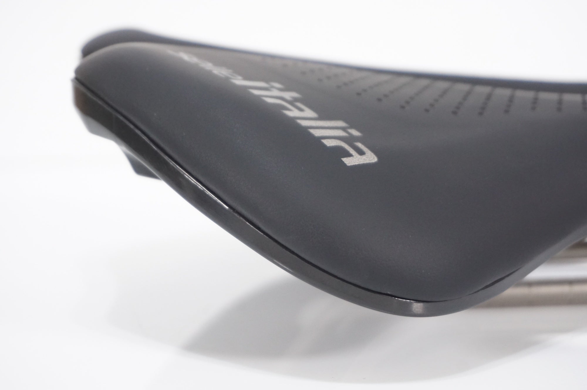 SELLE ITALIA 「セライタリア」 MAX NOVUS BOOST EVO Ti316 SUPERFLOW サドル / AKIBA店