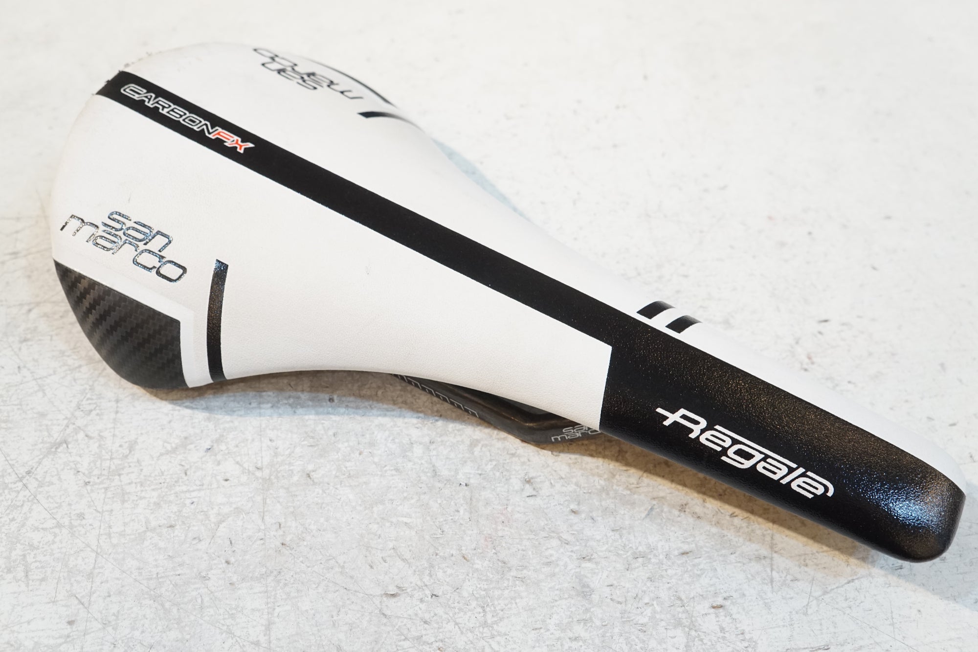 SELLE SAN MARCO 「セラ サン マルコ」 REGALE CARBON FX サドル