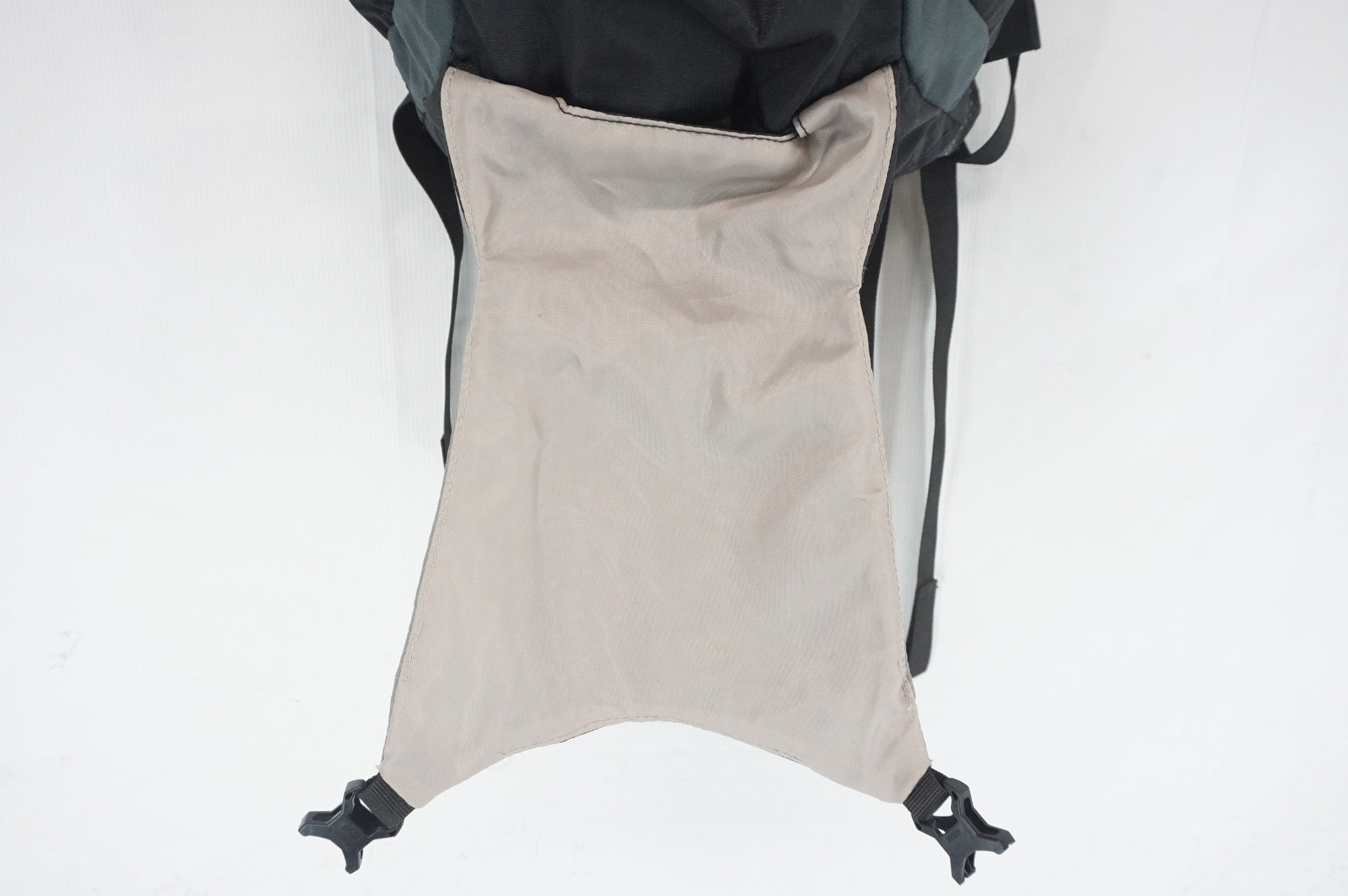 DEUTER 「ドイター」 CROSS BIKE 18 バックパック / 阪急塚口店
