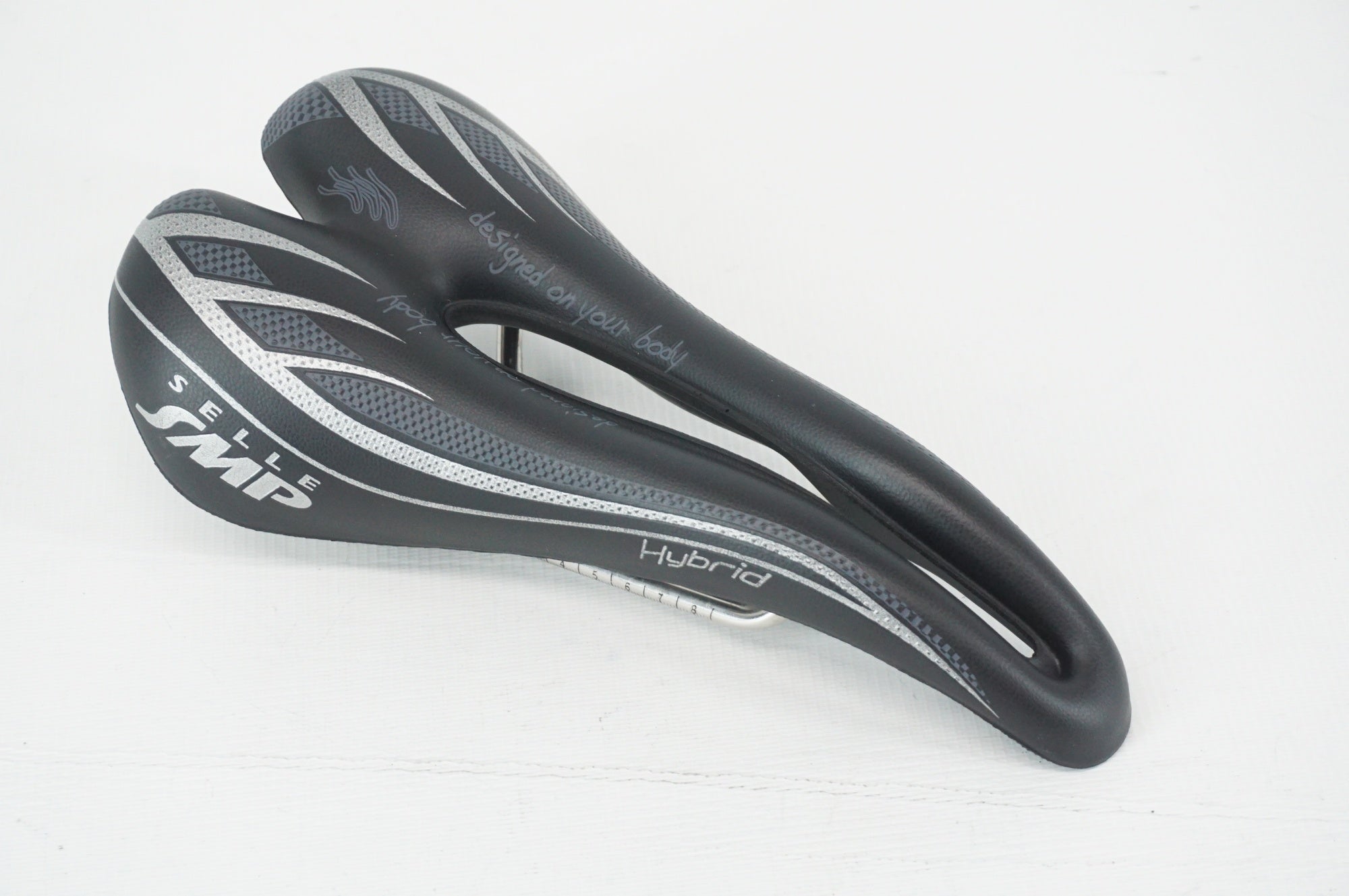 SELLE SMP 「セッレエスエムピー」 HYBRID サドル / 阪急塚口店