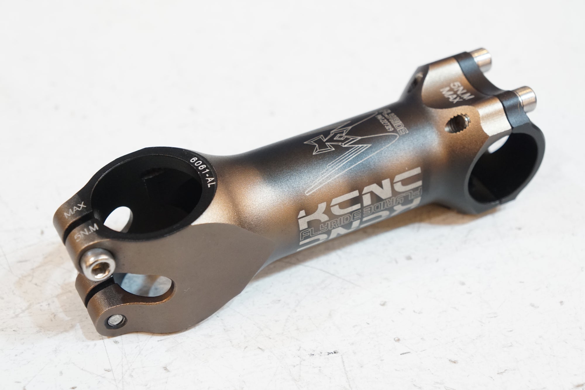 KCNC 「ケーシーエヌシー」 FRYRIDE φ25.4 100mm ステム / バイチャリ浦和ベース