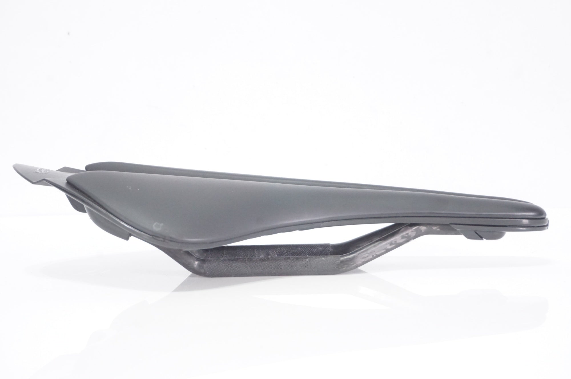 FIZIK 「フィジーク」 ARIONE R1 VERSUS EVO カーボンレール サドル / AKIBA店