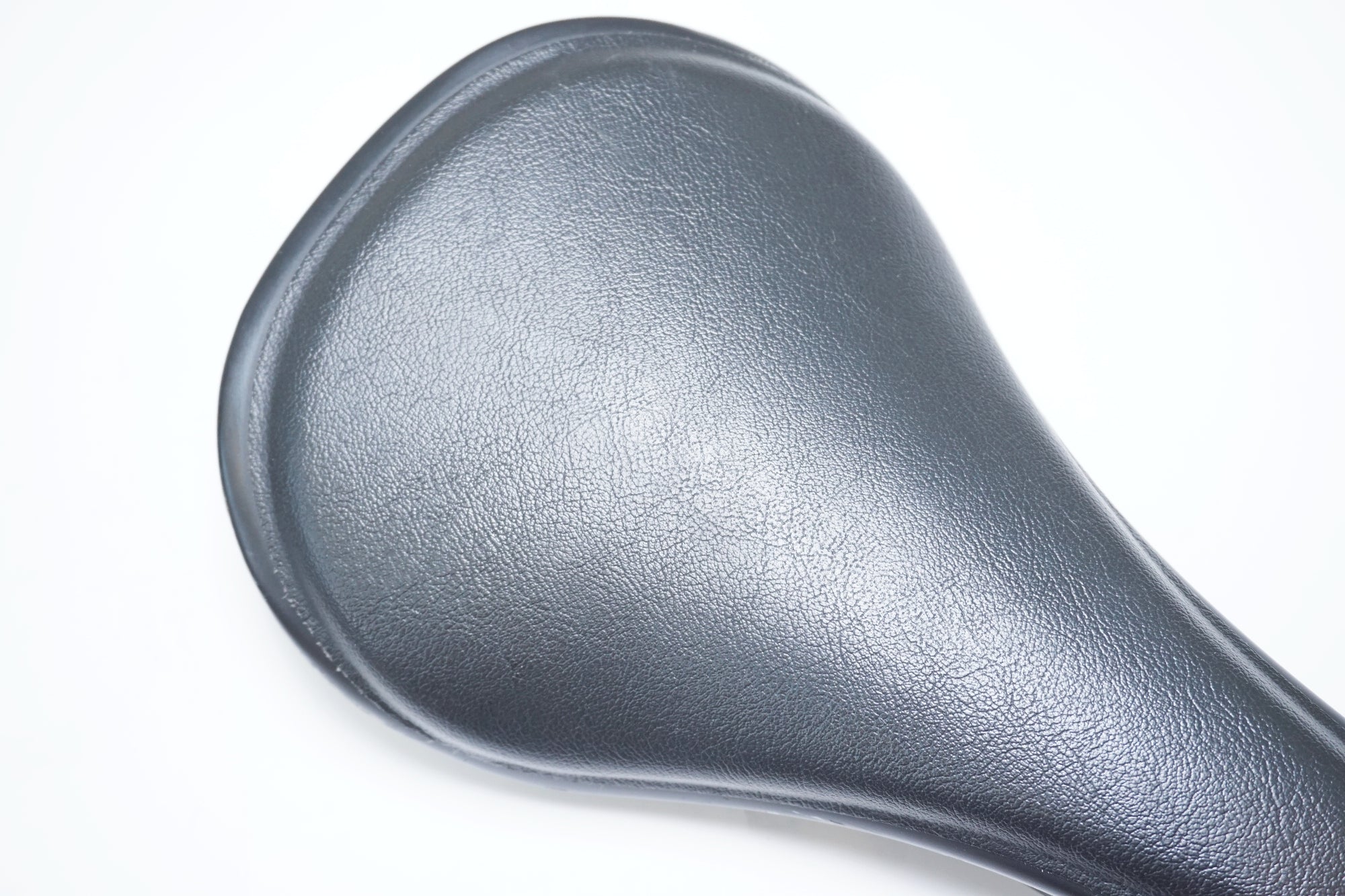 FABRIC 「ファブリック」 ALM ULTIMATE サドル / 有明ガーデン店