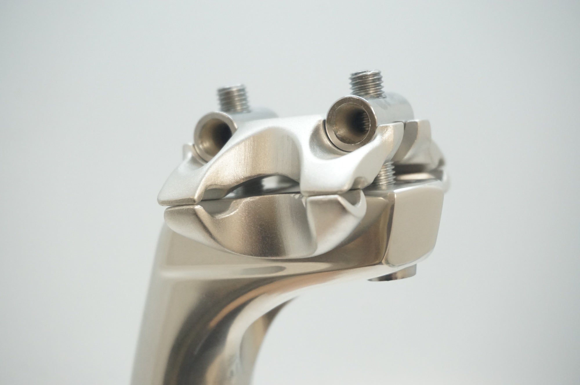 NITTO 「ニットー」 S83 φ27.0 300mm シートポスト / 福岡アイランドシティ店