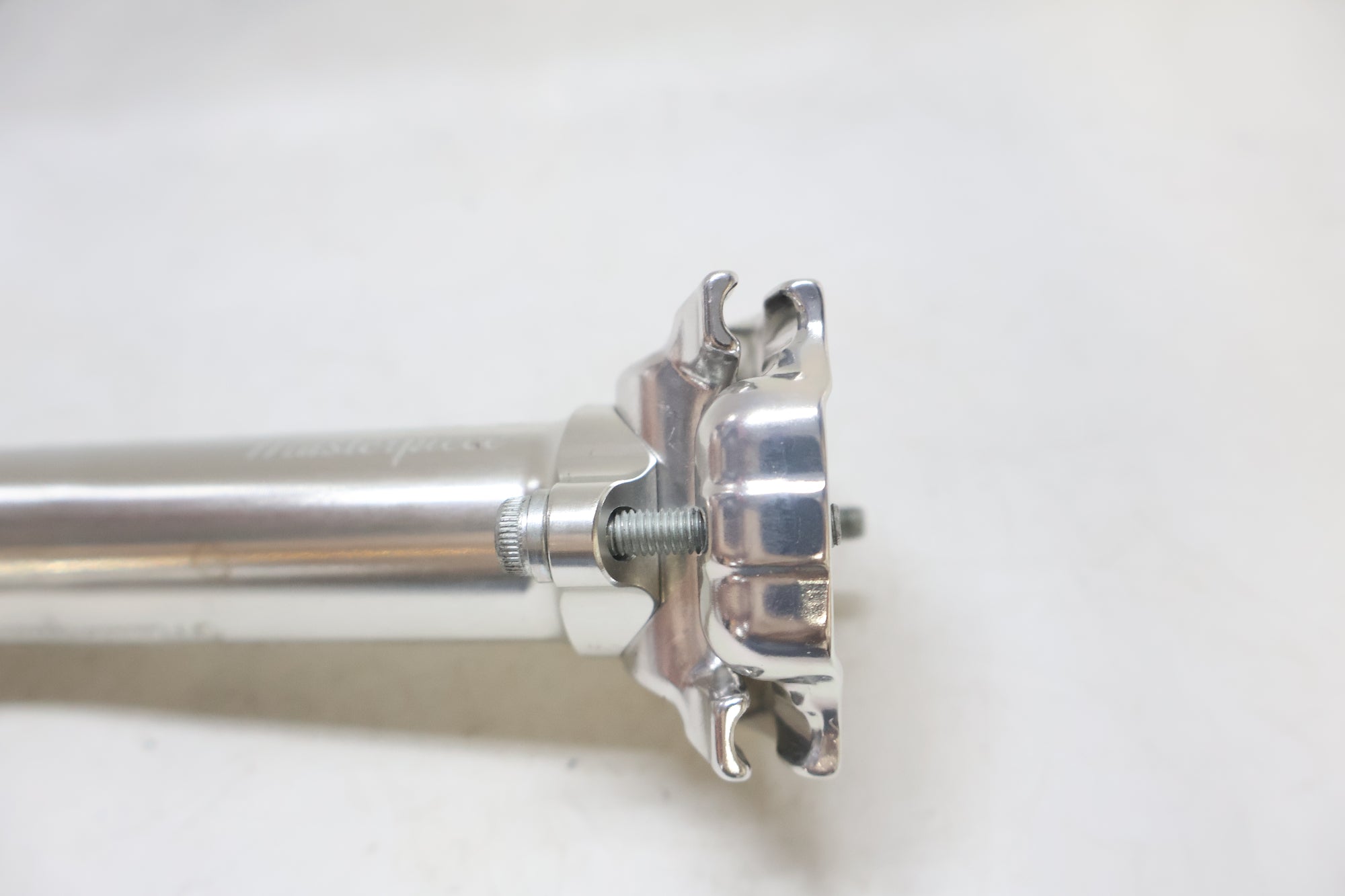 THOMSON 「トムソン」 MASTERPIECE Φ27.2 330mm シートポスト / 高知店