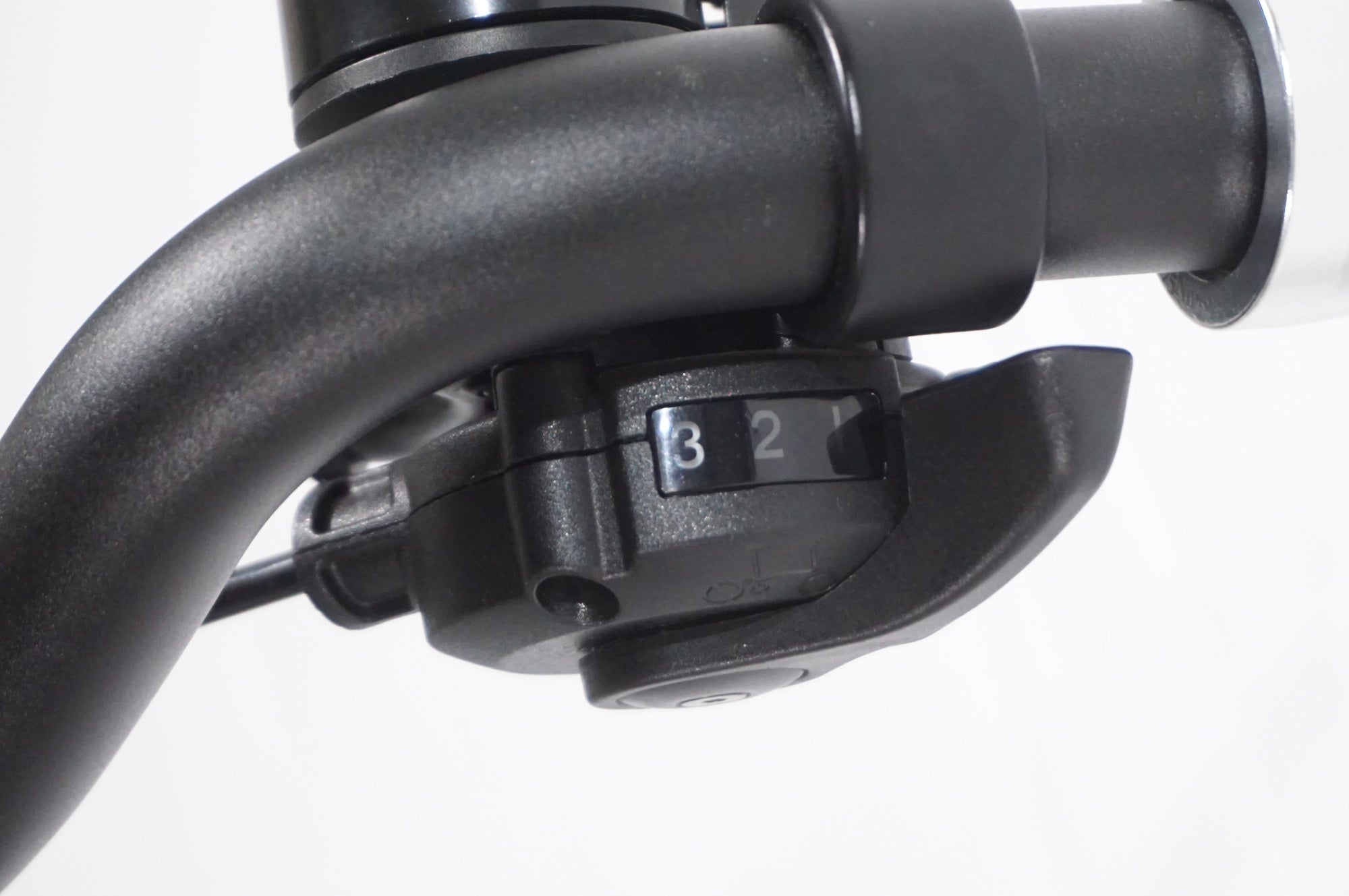 BROMPTON 「ブロンプトン」 C LINE EXPLORE MID M6L 2023年モデル 16インチ 折りたたみ自転車 / AKIBA店