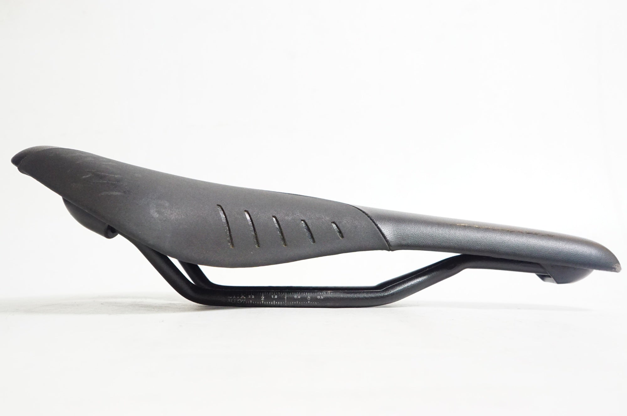 FIZIK 「フィジーク」 ANTARES R7 サドル / 熊谷本店