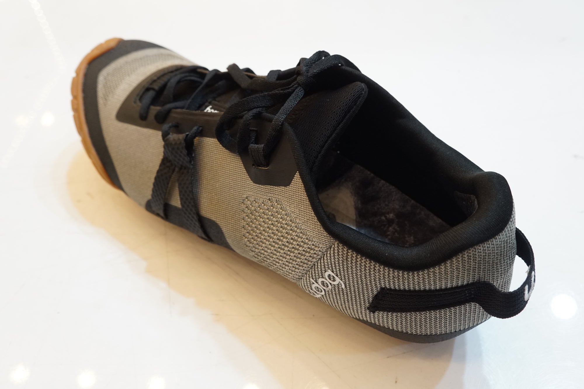 UDOG 「ユードッグ」 DISTANZA Ash Grey 28.9cmシューズ / バイチャリ浦和ベース