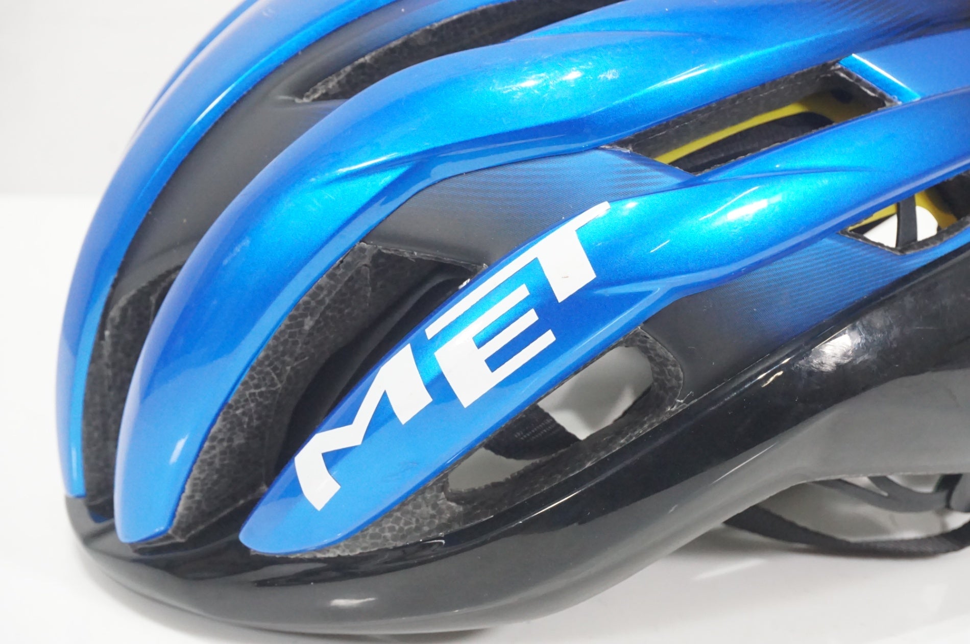 MET 「メット」 M126 TRENTA MIPS Mサイズ 56-58cm ヘルメット / AKIBA店