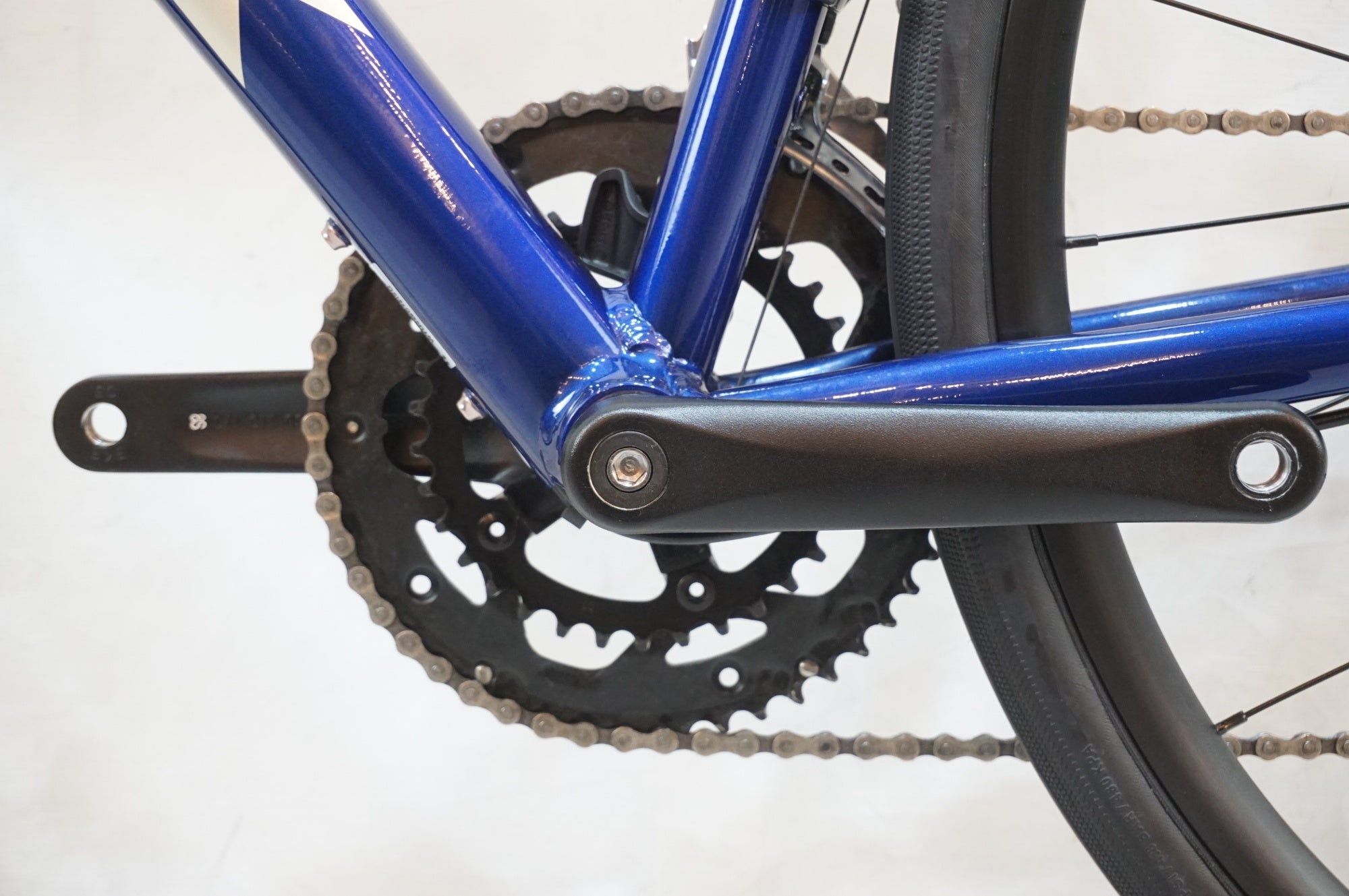 TREK 「トレック」 DOMANE AL2 DISC 2023年モデル ロードバイク / 浦和ベース