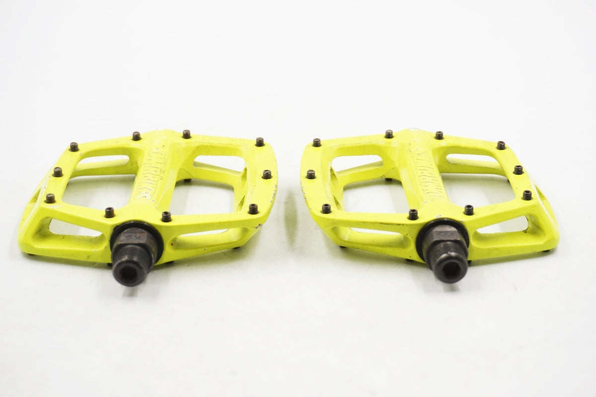 DMR 「ディーエムアール」 BIKES V8 ペダル / 奈良店