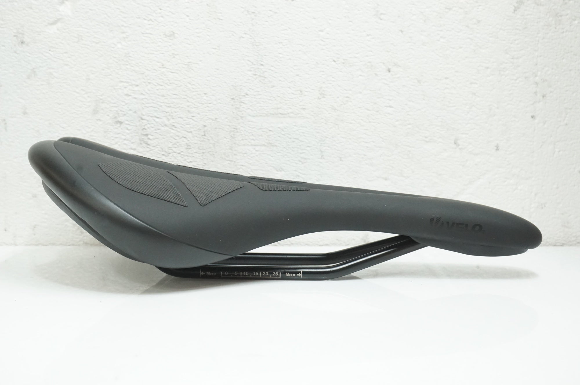 VELO 「ベロ」 サドル / 大宮店