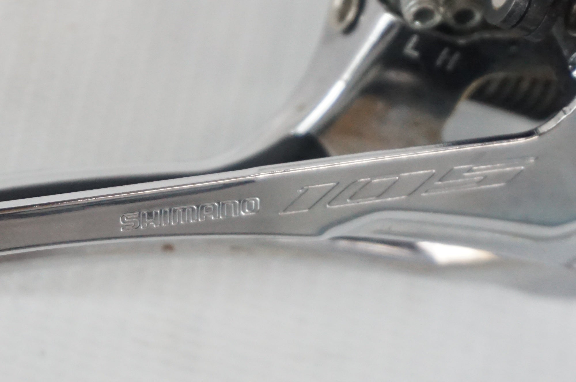 SHIMANO 「シマノ」 105 FD-R7000 Φ31.8 フロントディレイラー / 阪急塚口店