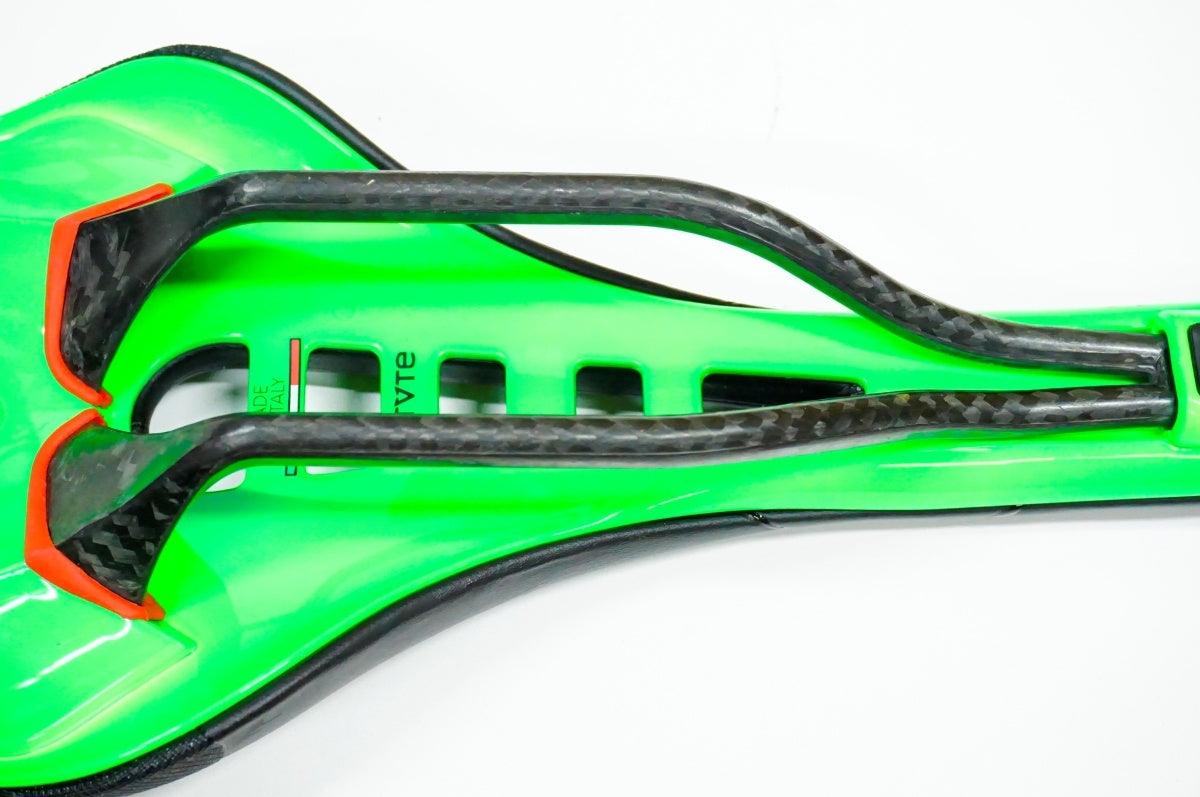 ASTUTE 「アスチュート」 SKYLITE VT CARBON NIO サドル / 名古屋大須店