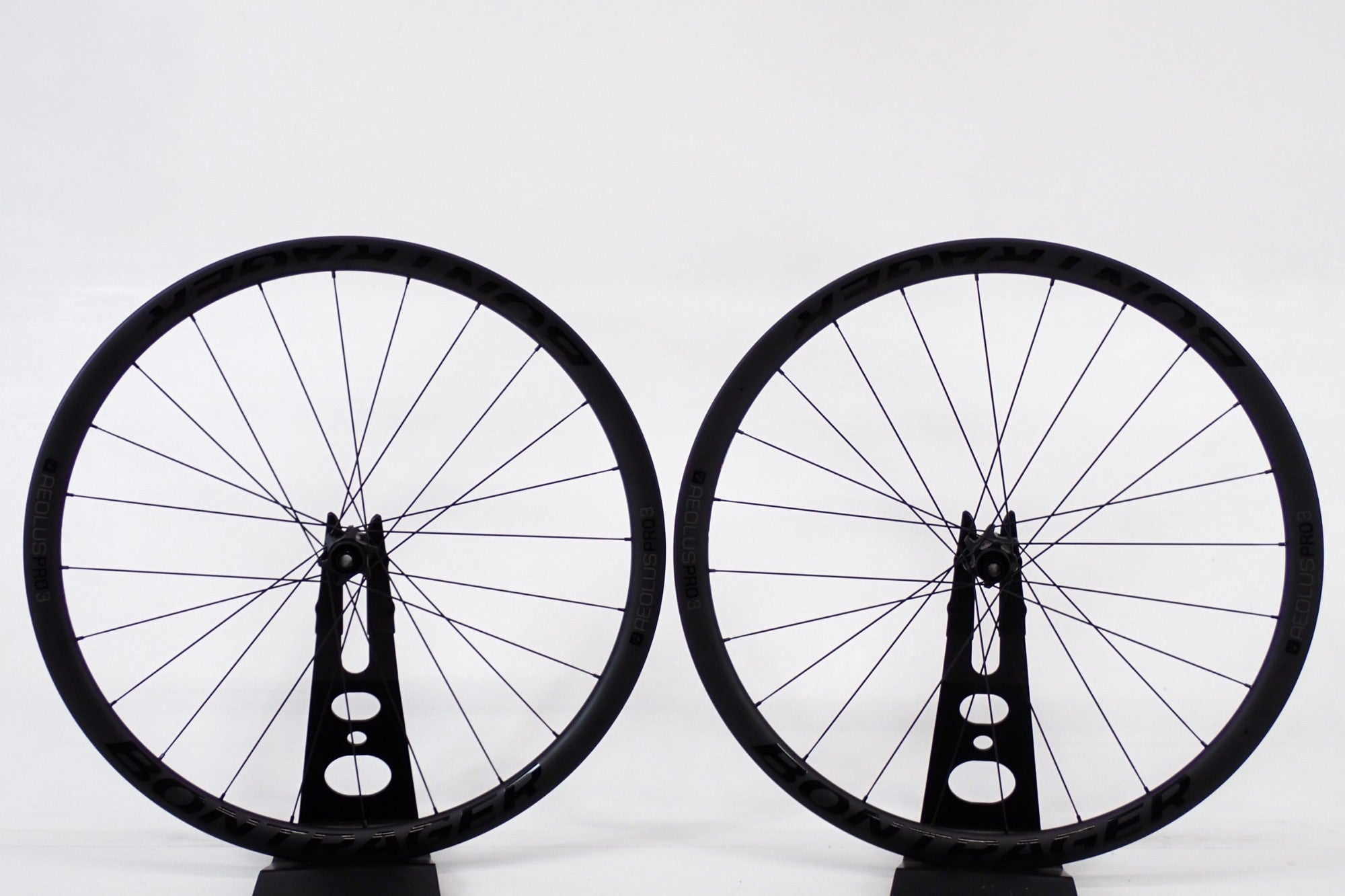 BONTRAGER 「ボントレガー」 AEOLUS PRO 3 TLR DISC シマノ11速