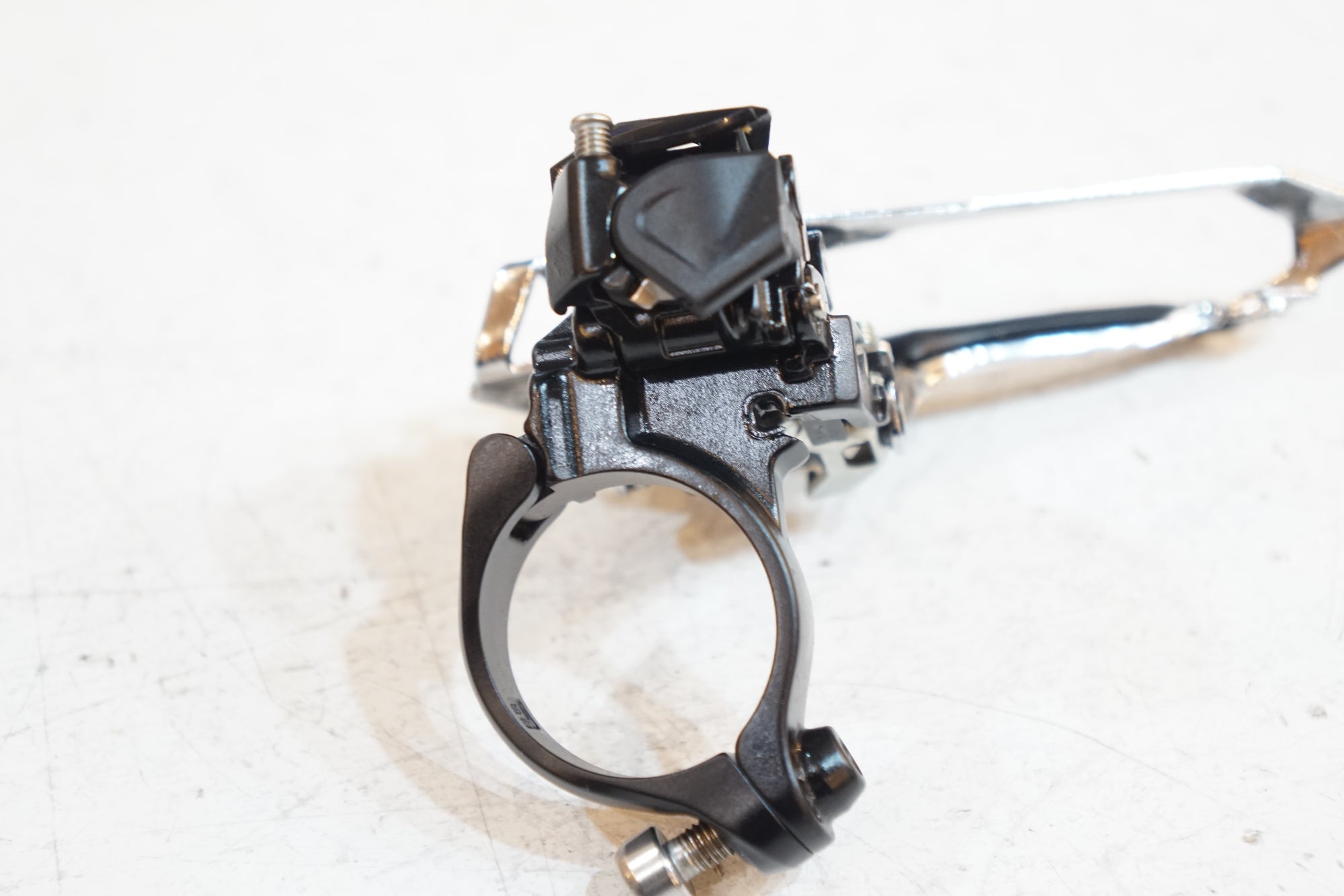 SHIMANO 「シマノ」 105 FD-R7000 φ31.8 フロントディレイラー / バイチャリ浦和ベース