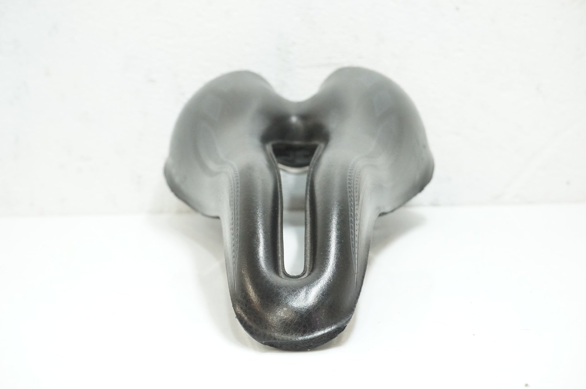 SELLE SMP 「セラエスエムピー」 HYBRID 286g サドル / 大宮店