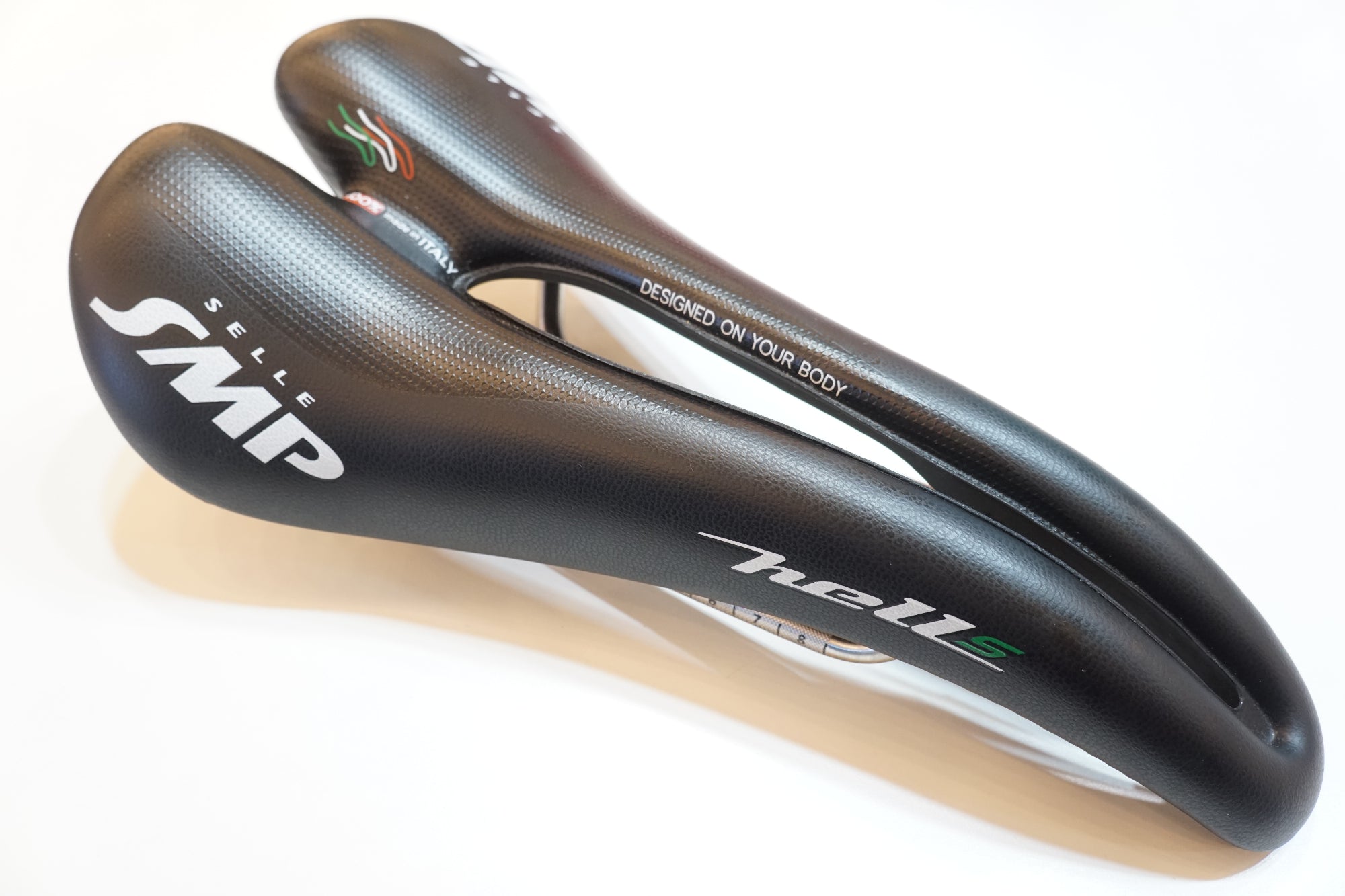 SELLE SMP 「セラエスエムピー」 HELL S サドル / バイチャリ浦和ベース