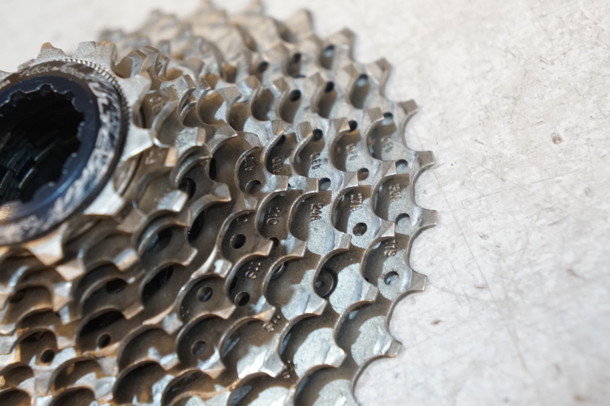 SHIMANO 「シマノ」 ULTEGRA CS-R8000 11-28T スプロケット / バイチャリ浦和ベース