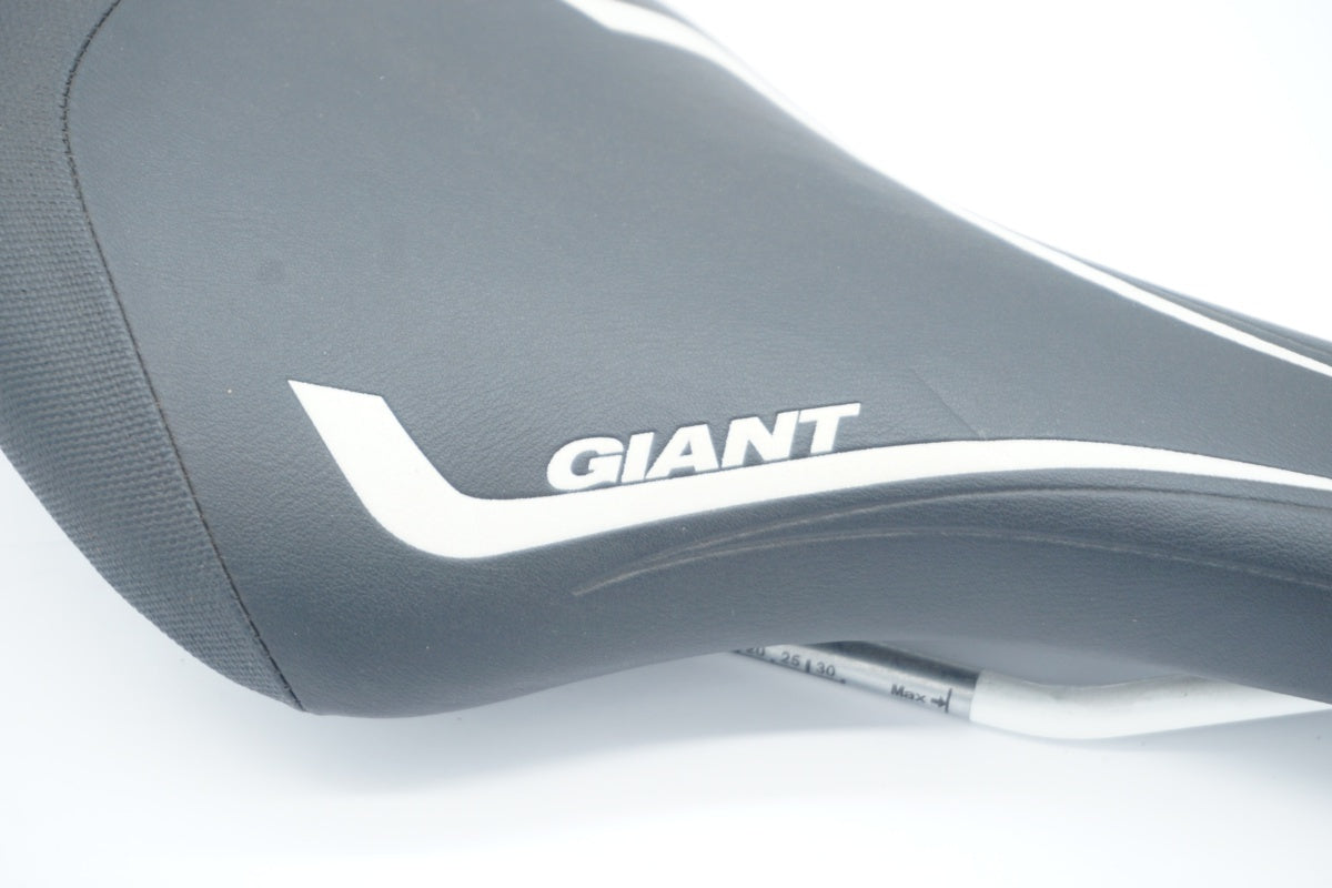 GIANT 「ジャイアント」 サドル / 滋賀大津店