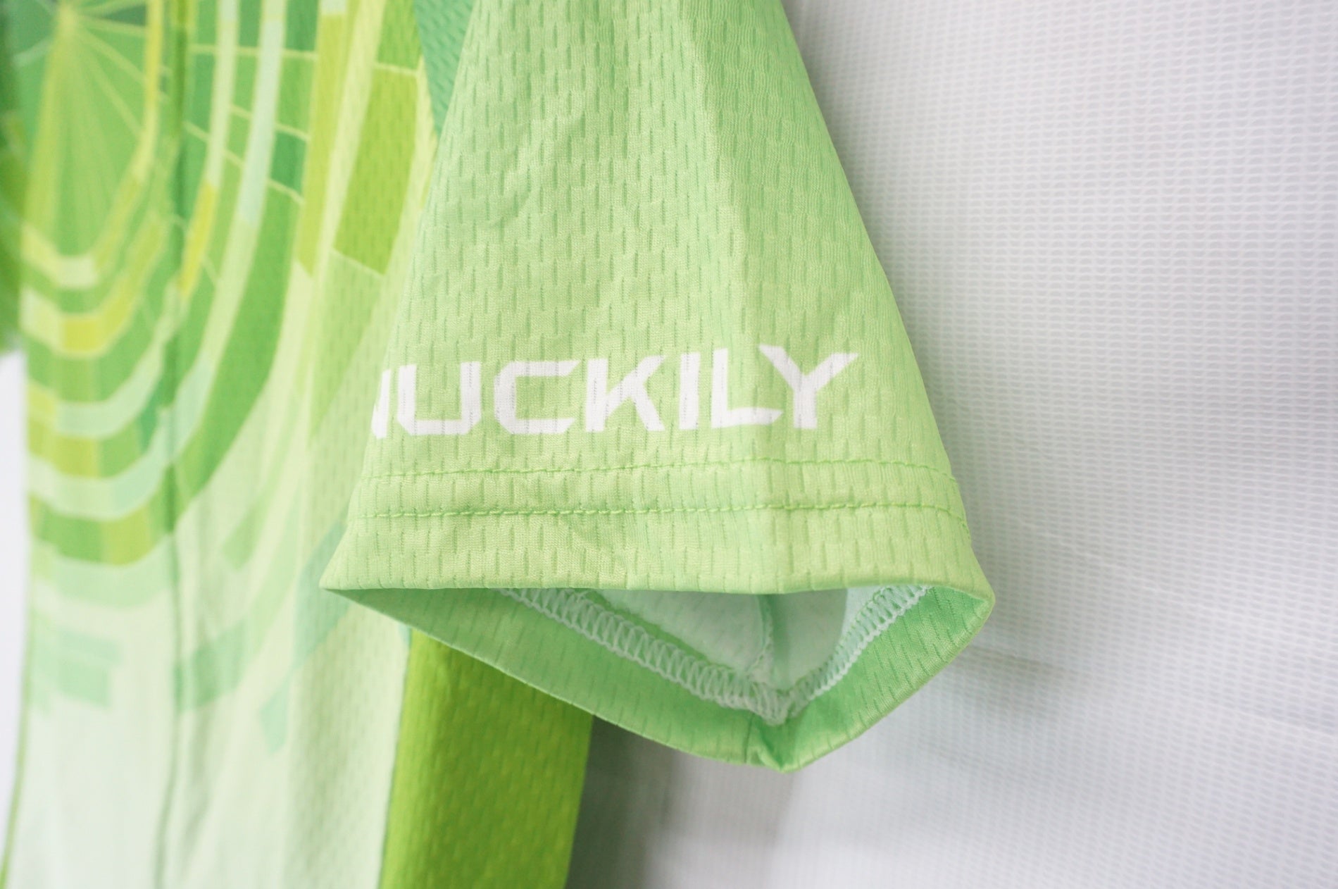 NUCKILY 「ナックリー」 半袖 Mサイズ ジャージ / 阪急塚口店