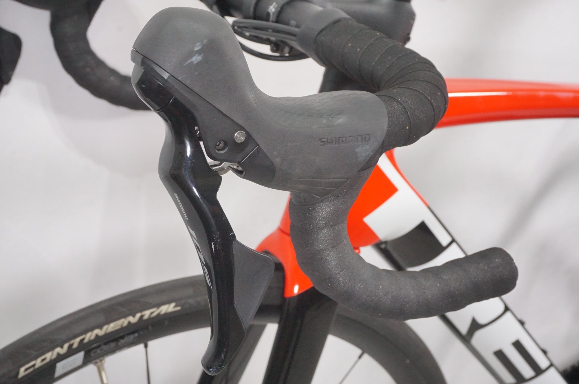 TREK 「トレック」 EMONDA SL 6 DISC 2021年モデル カスタム ロードバイク / AKIBA店