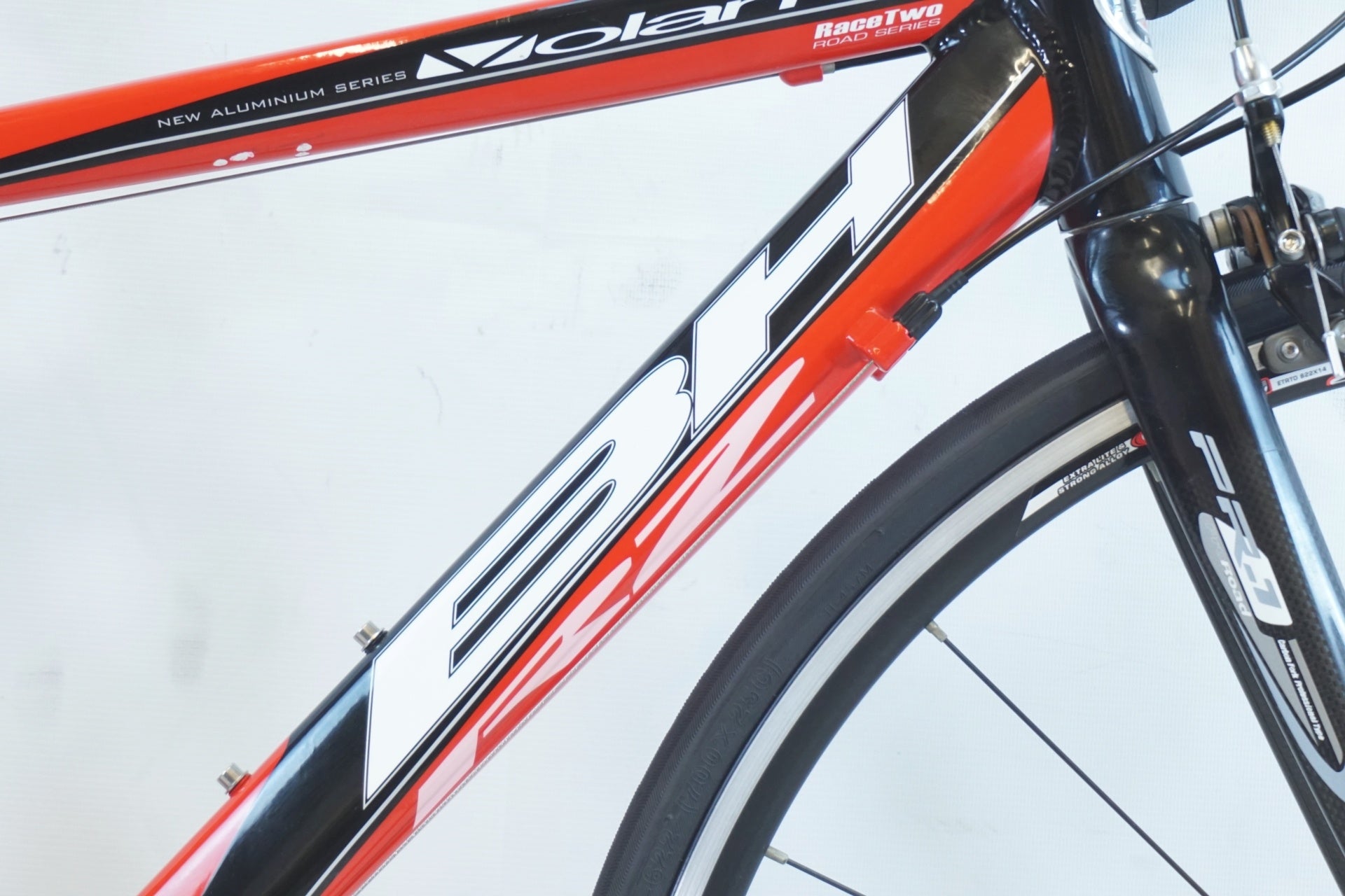 BH 「ビーエイチ」 VOLAN LE 2010年モデル ロードバイク / 有明ガーデン店