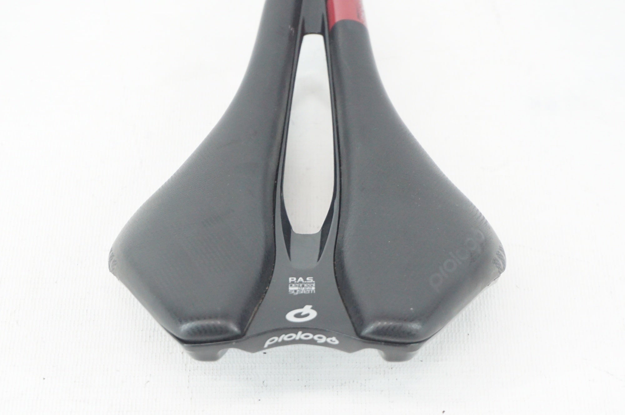 PROLOGO 「プロロゴ」 DIMENSION AGX T4.0 143mm サドル / 阪急塚口店
